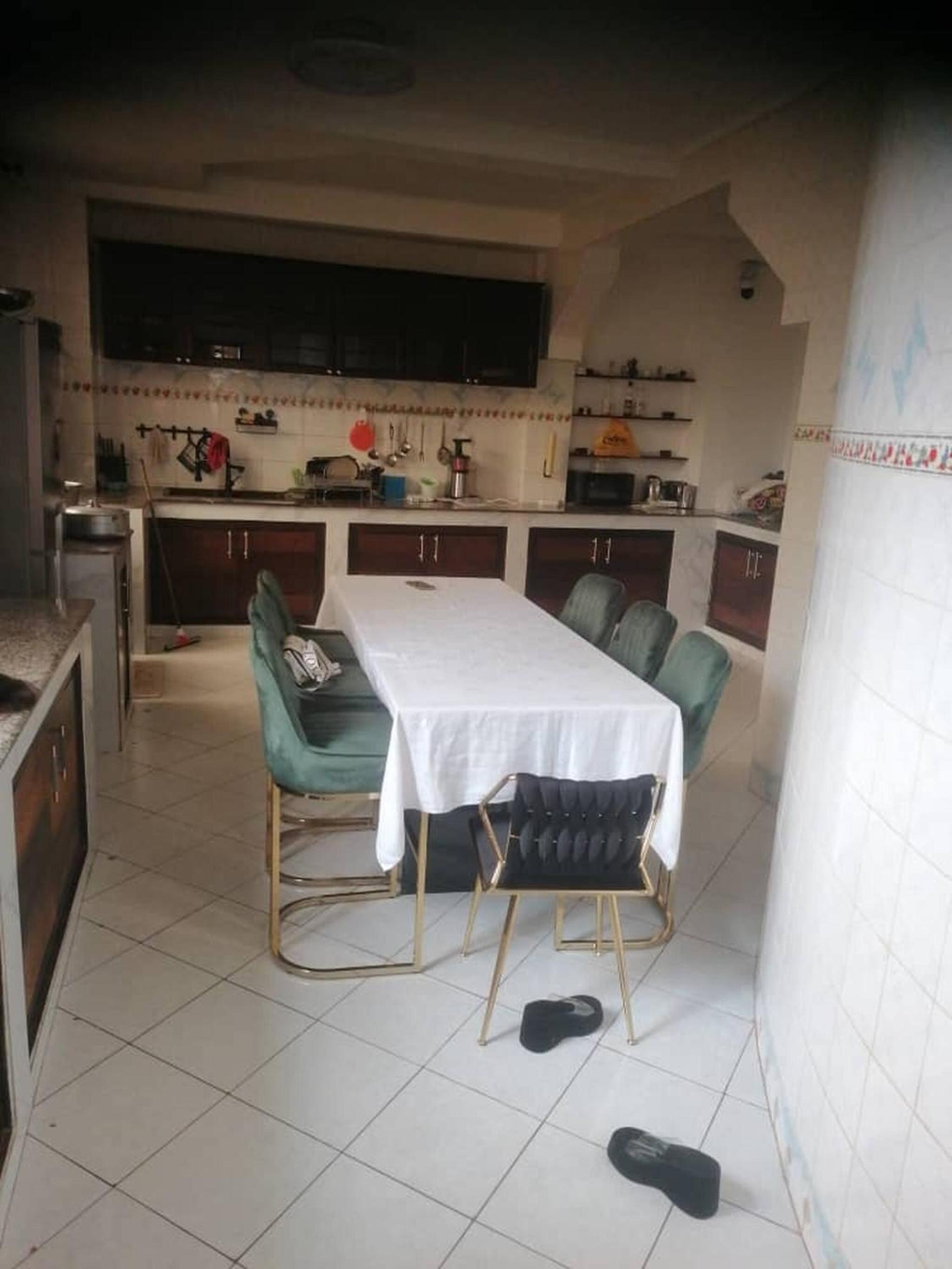 Maison Blanche Biteng