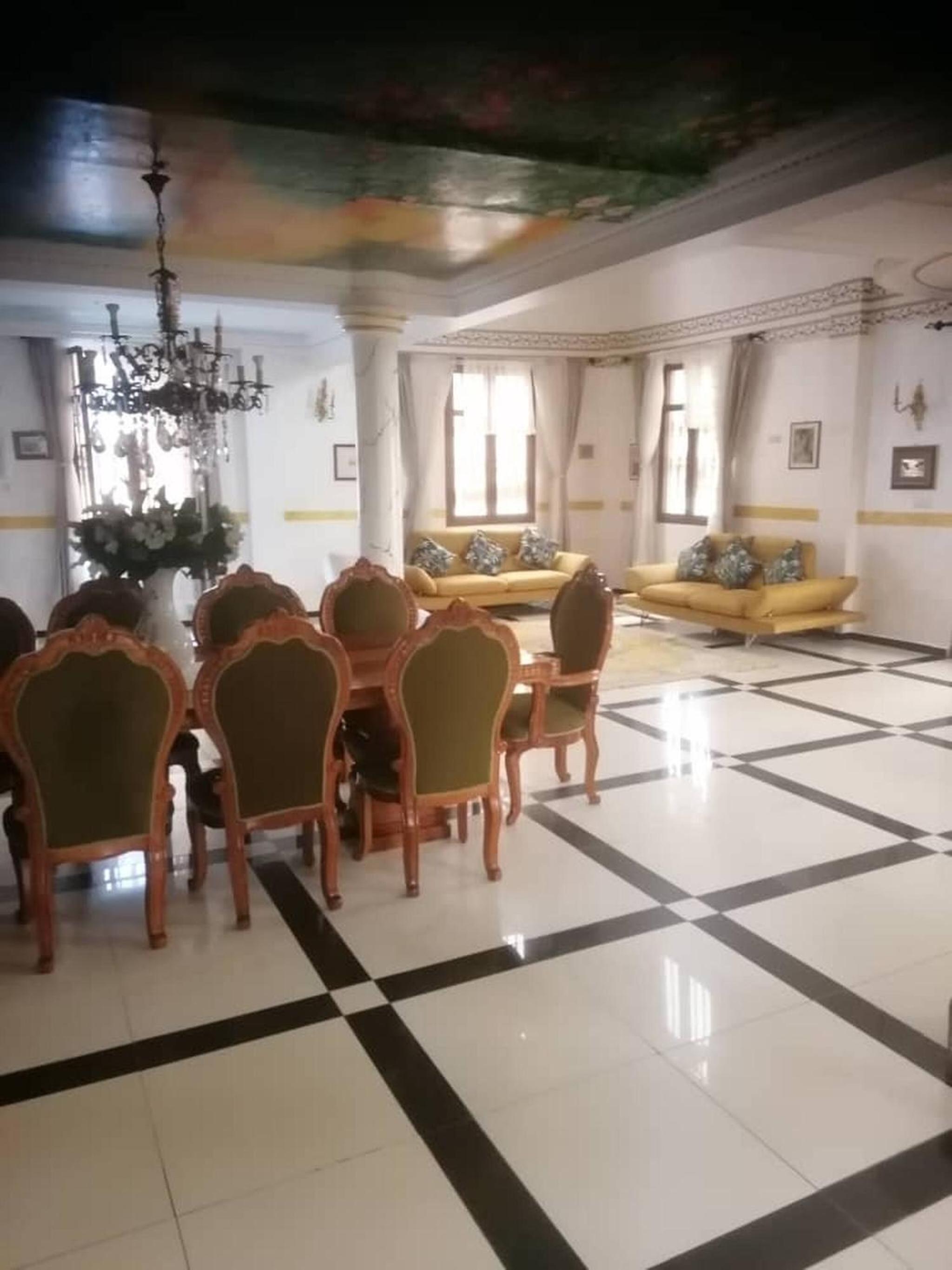 Maison Blanche Biteng