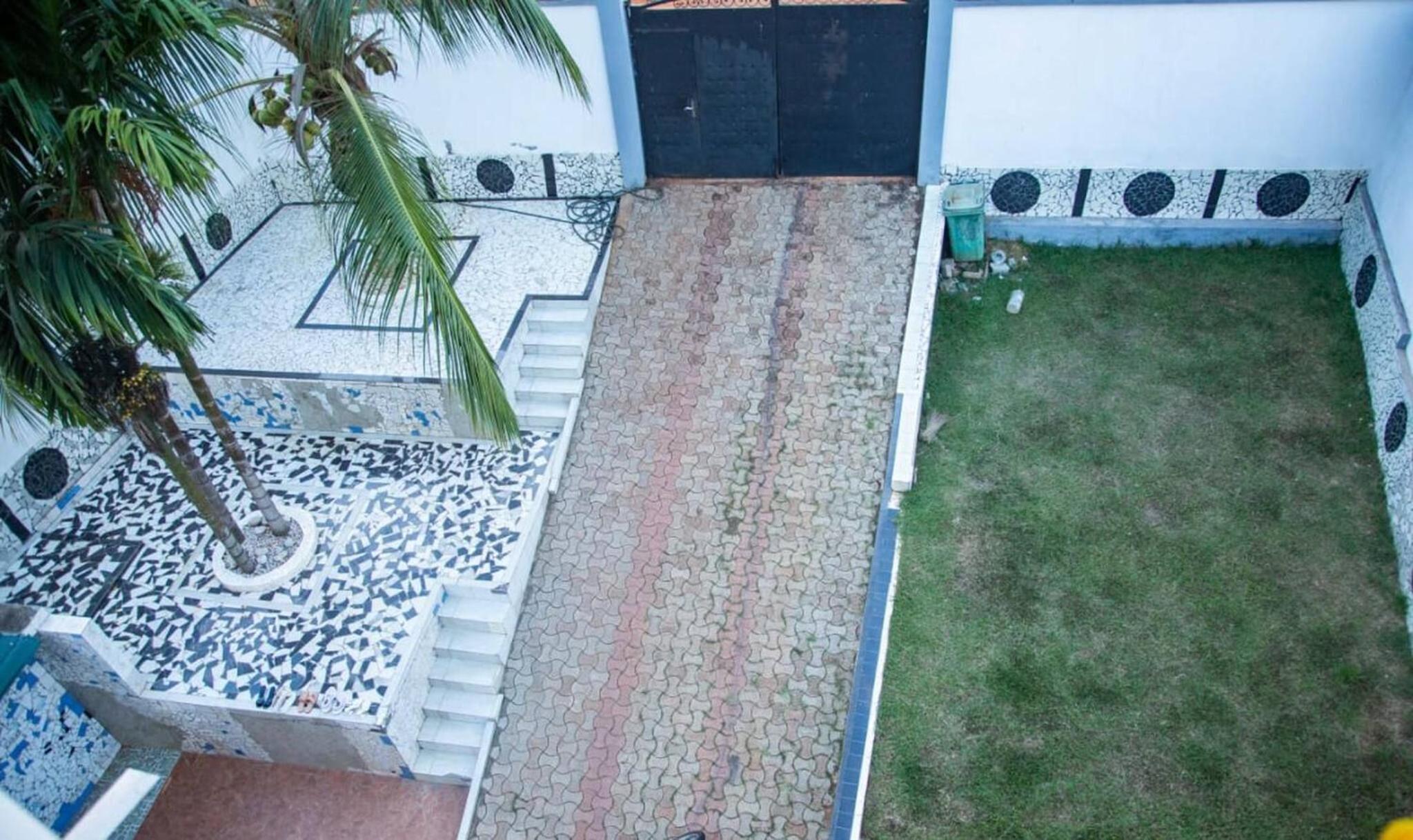 Maison Blanche Biteng