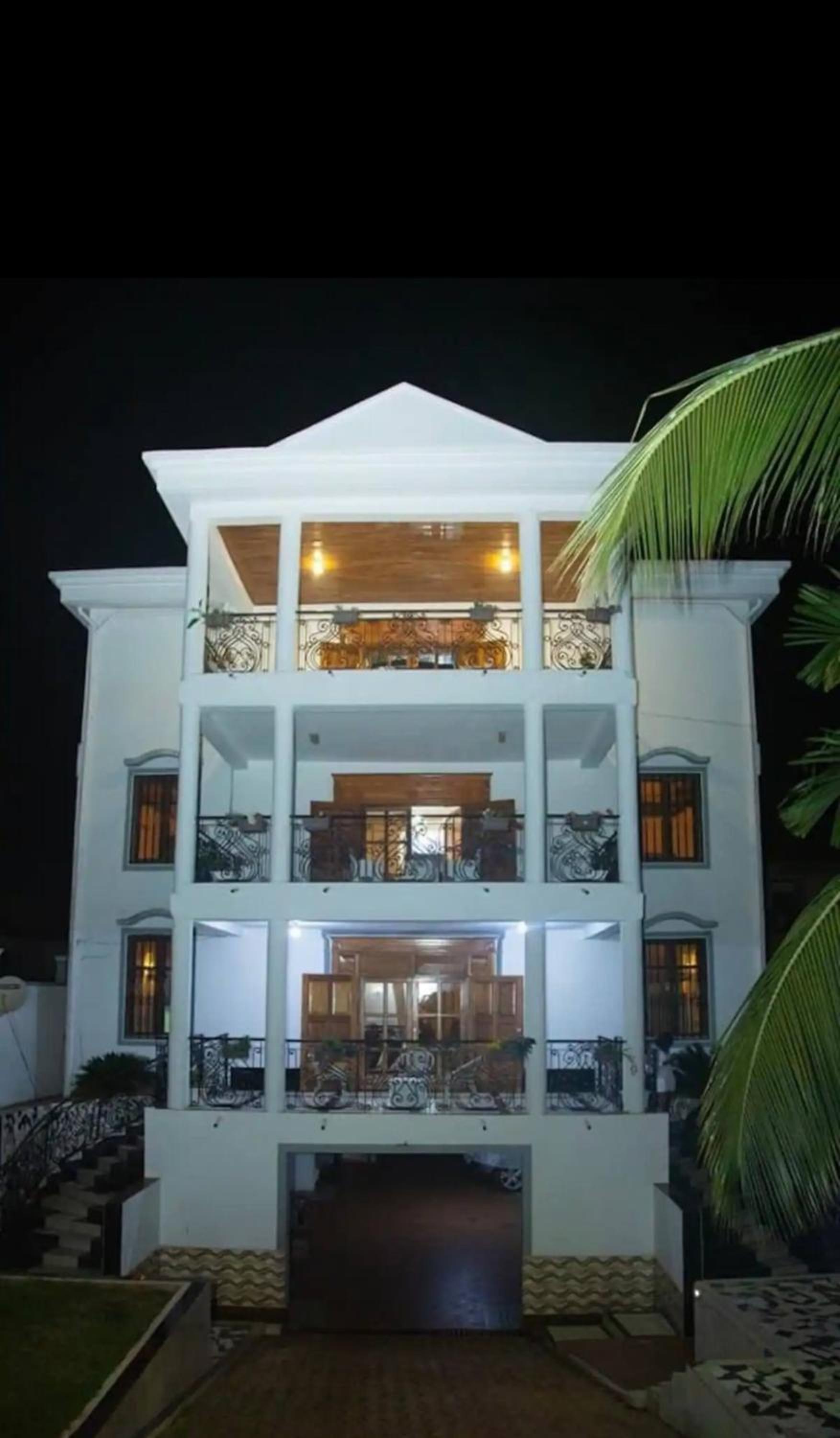 Maison Blanche Biteng