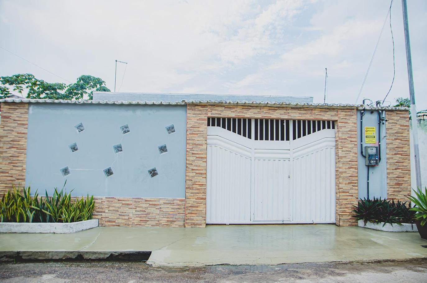 Casa Pet Friendly em Condominio c Vaga em Marituba