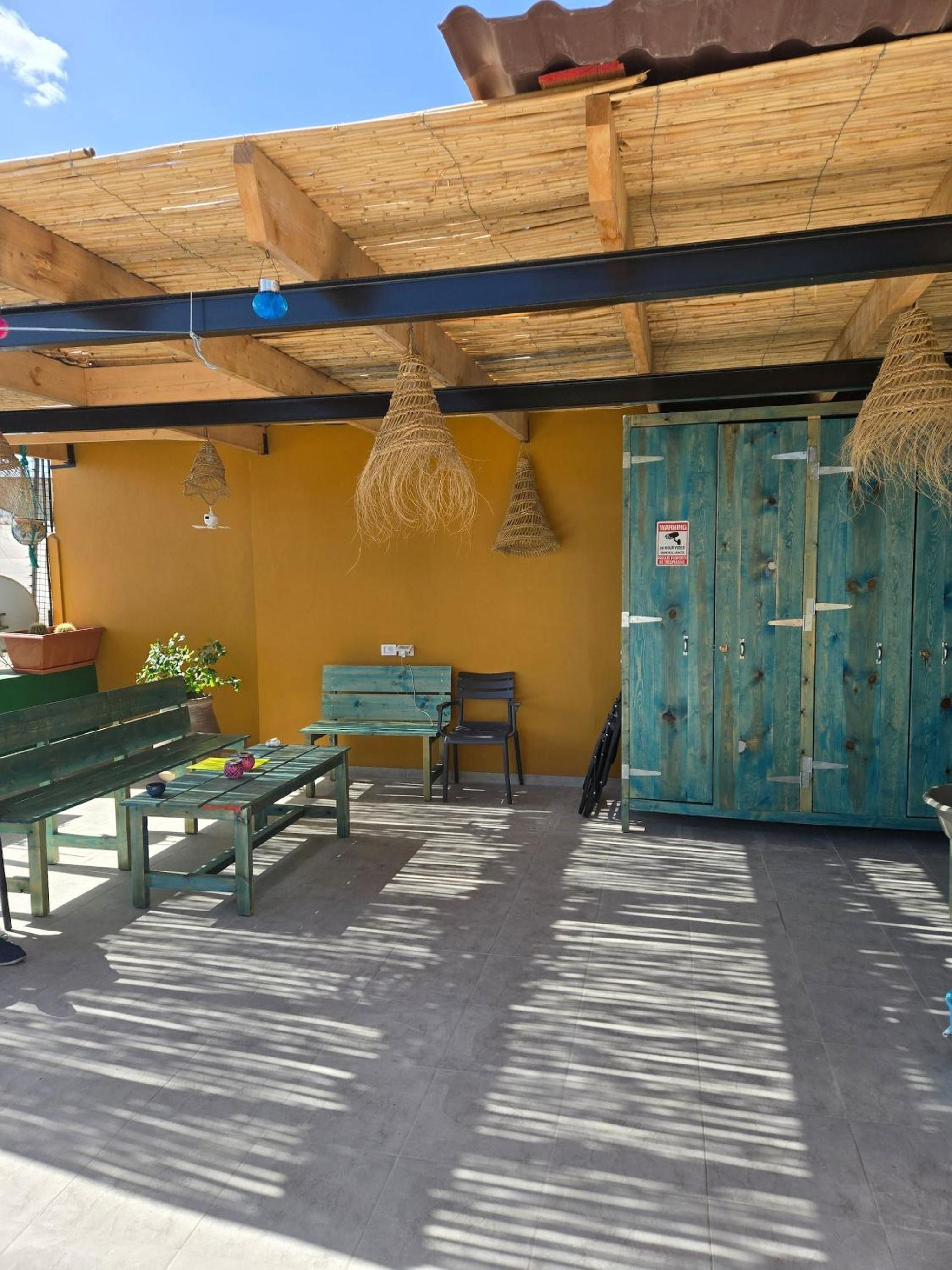 Cozy 1-Bedroom Apartment in Sousse with Outdoor Kitchen and Balcony