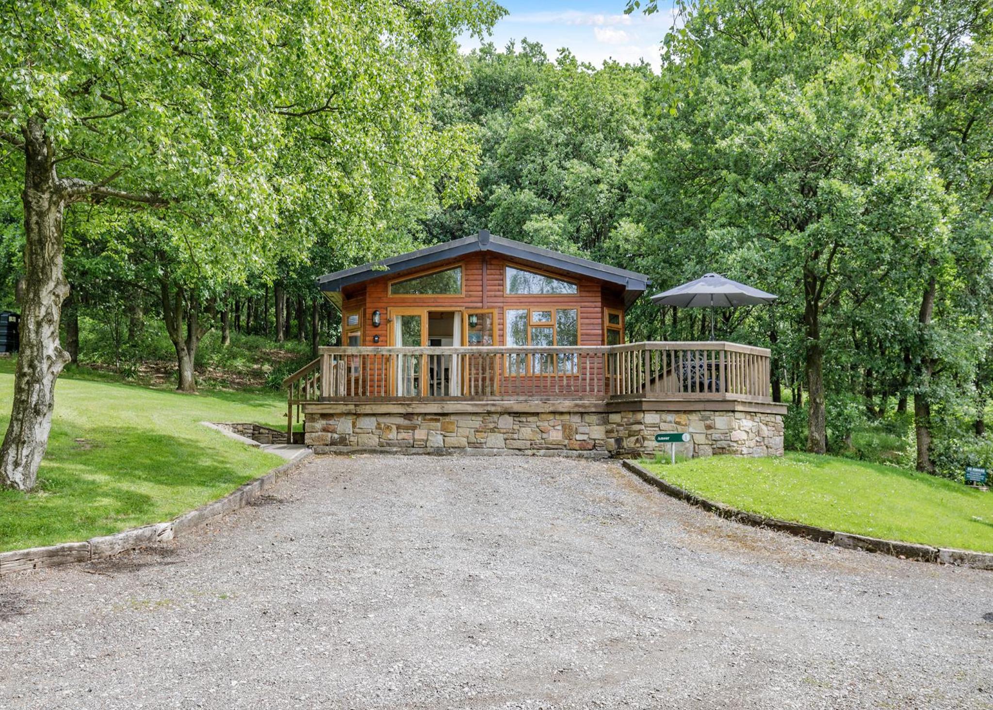 Charlesworth Lodges