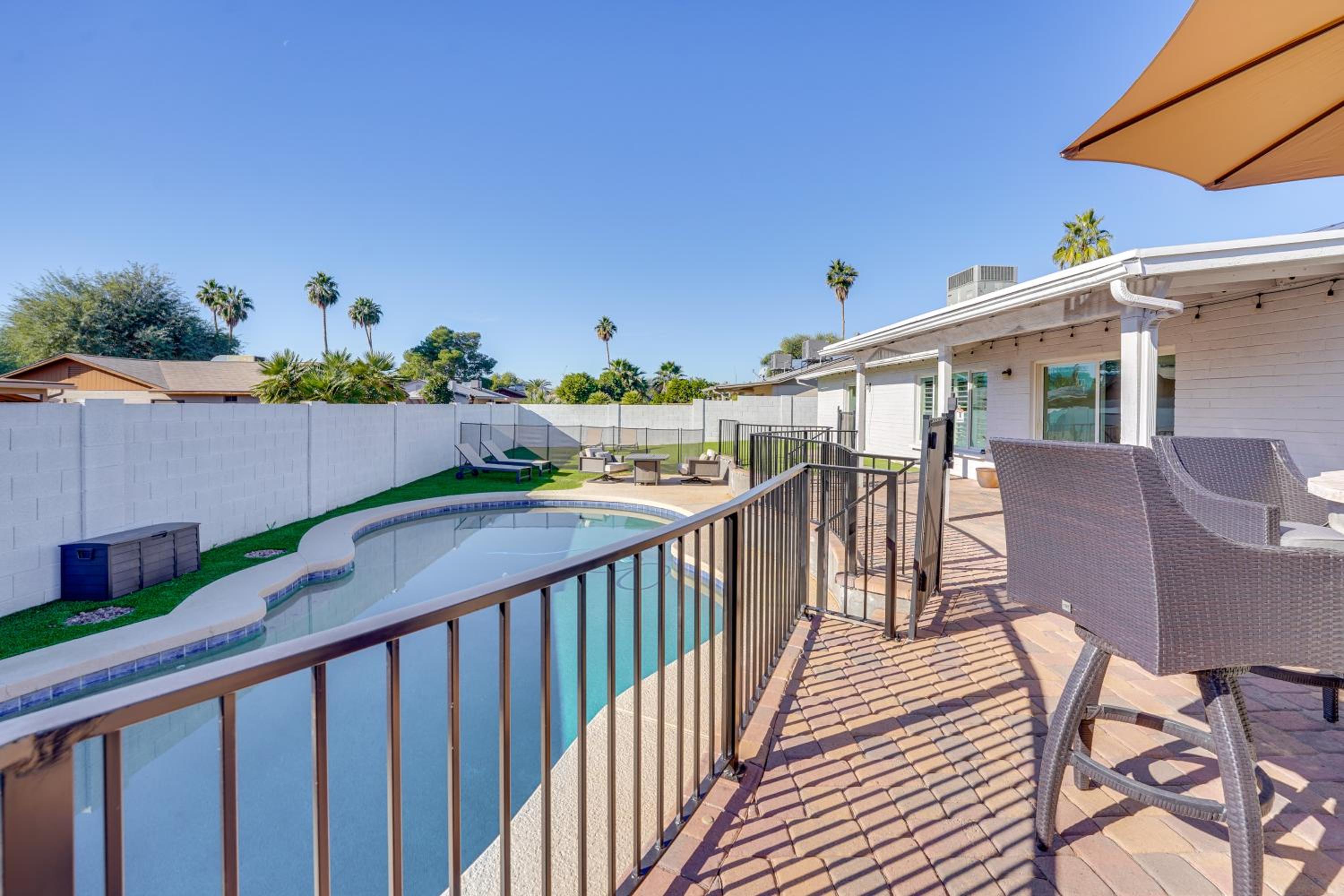 Pool and Putting Green Quiet Scottsdale Oasis!
