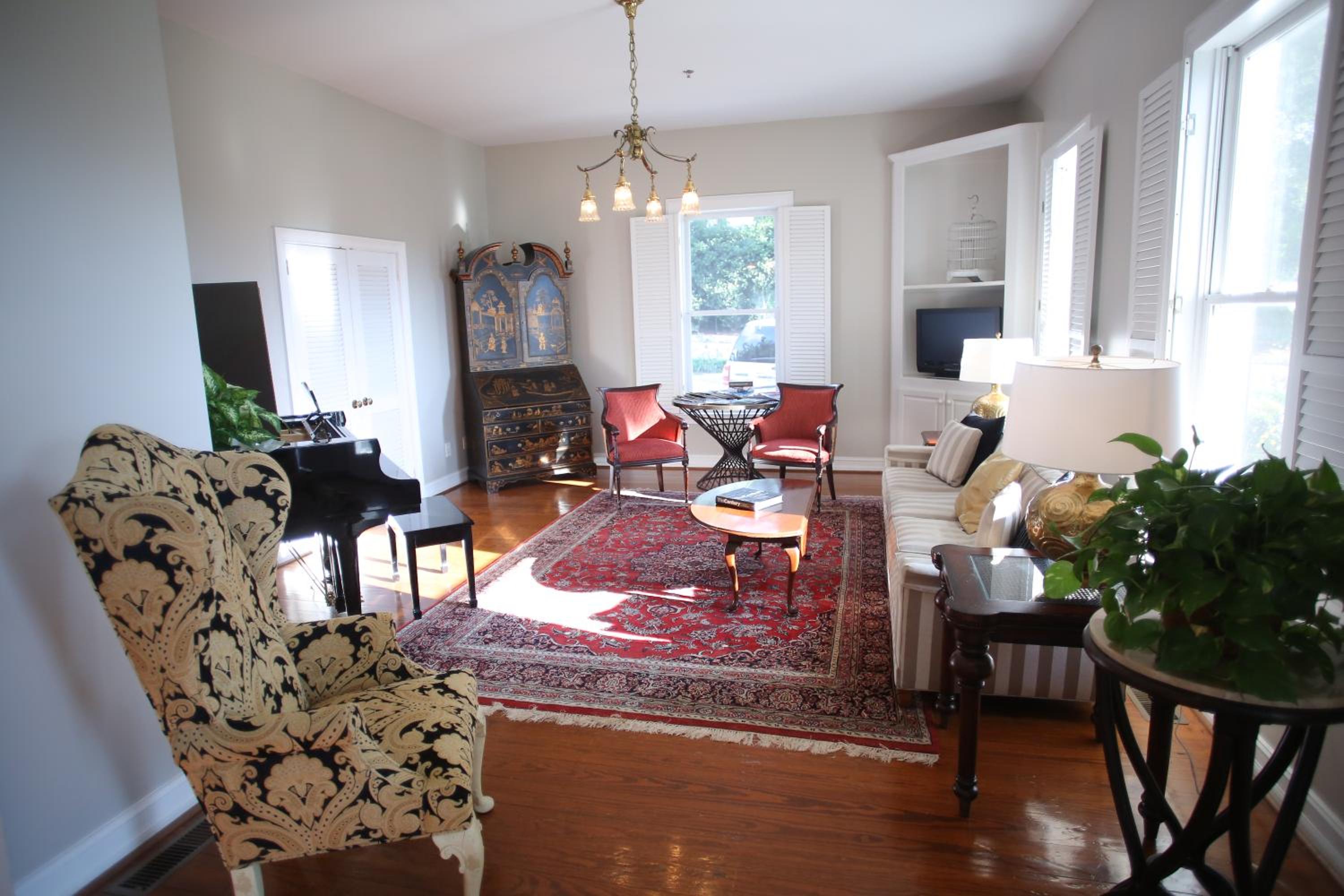Stone Mountain Manor - Property Image 4