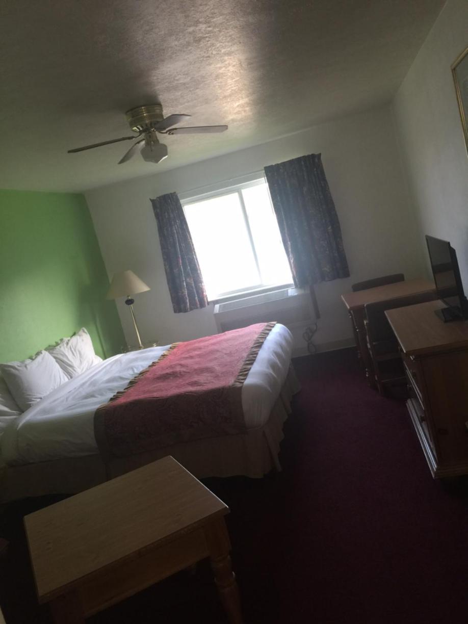 Villa Inn Motel view 5