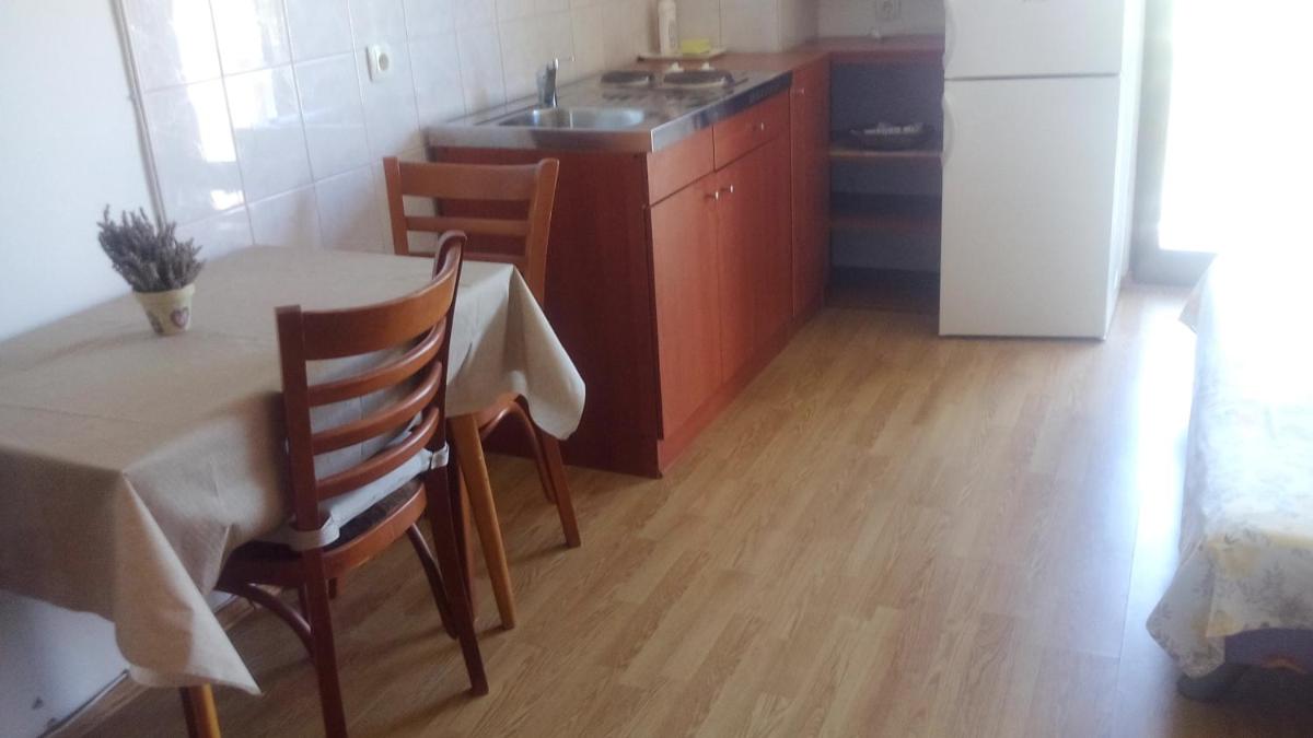 Apartment Školj 3 view 2