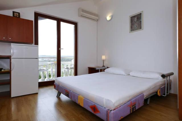 Apartment Školj 3 view 3