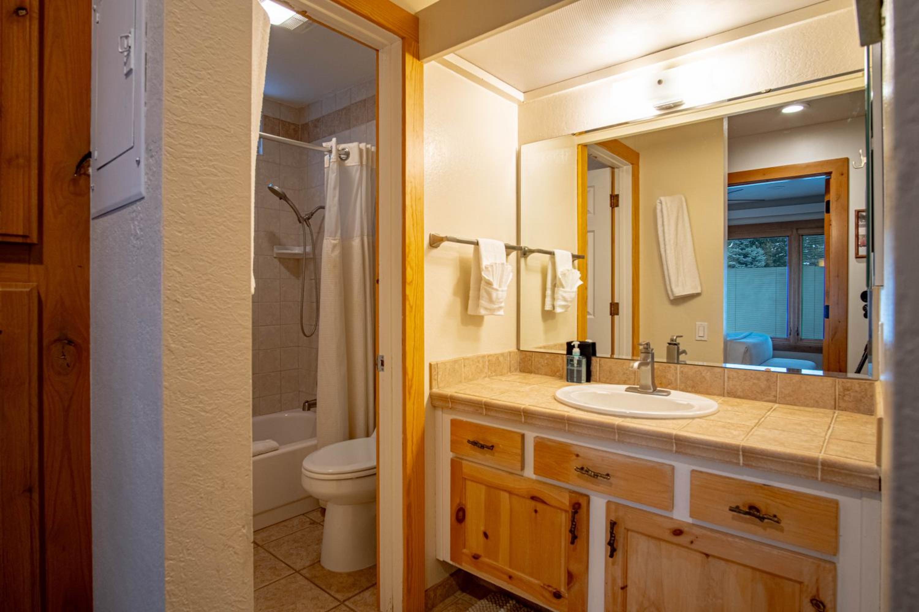 SV131 - Walk to Lifts & Town - Hot Tub & Pool