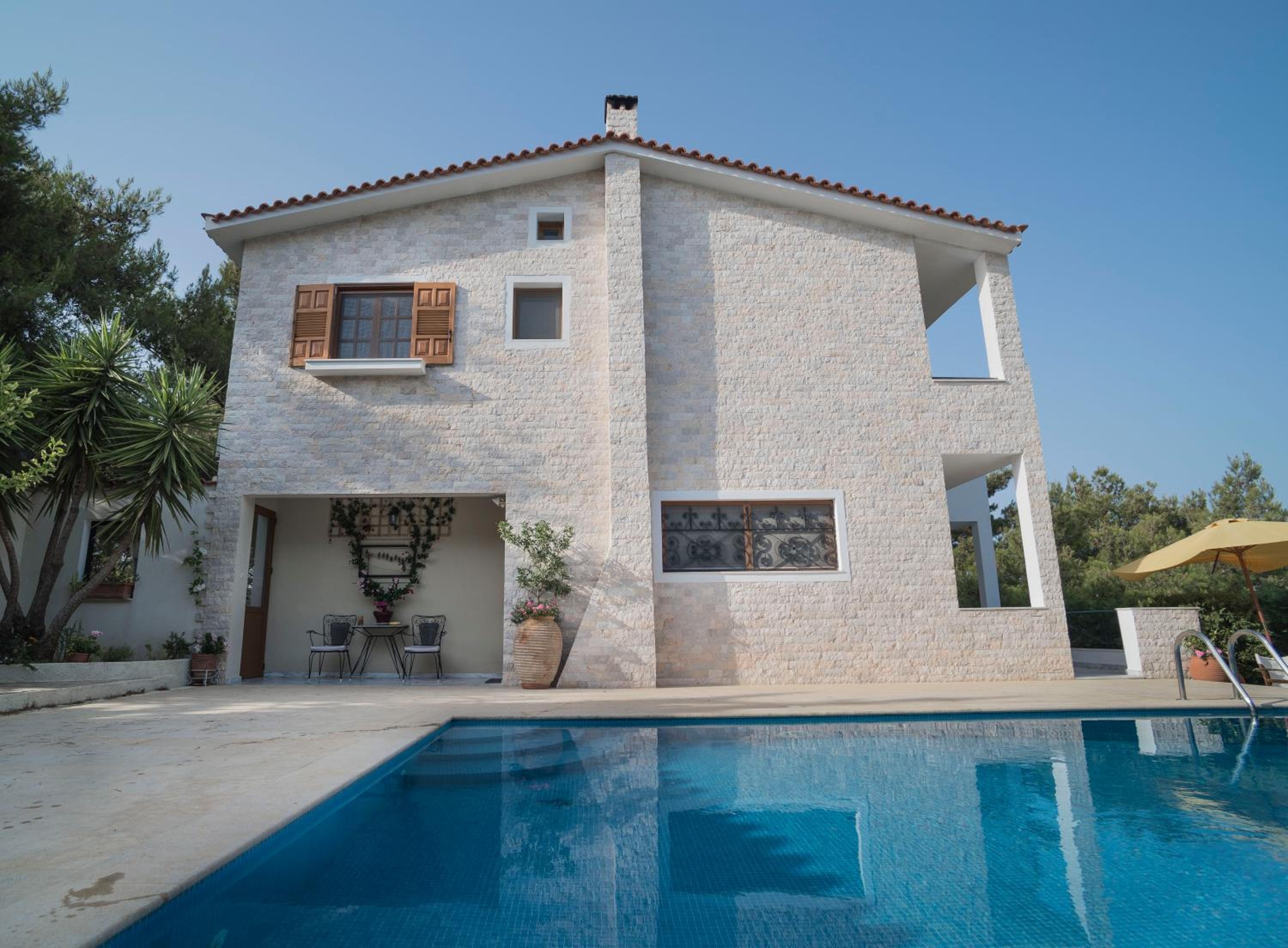 Villa Corina near the Airport view 2