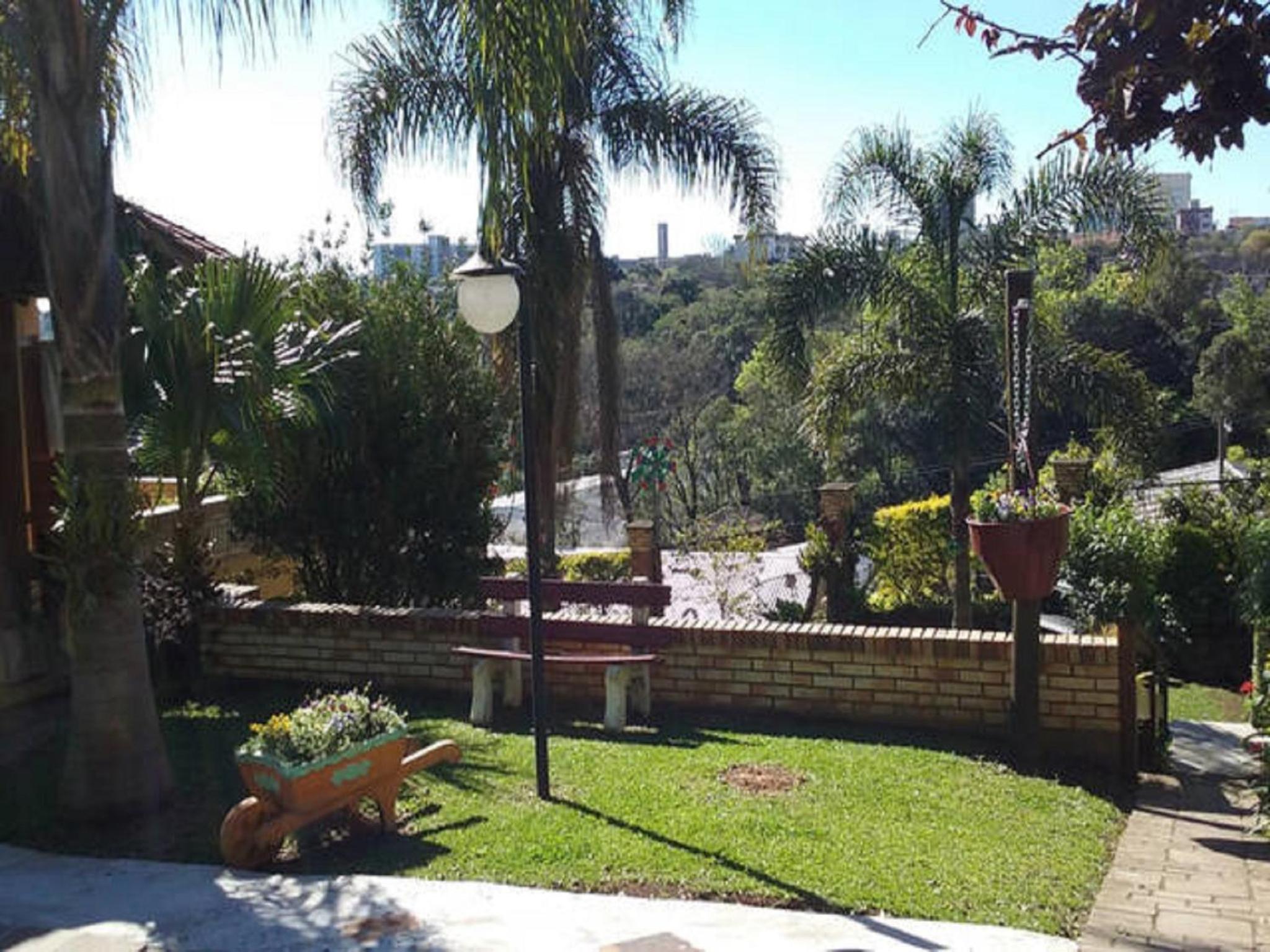 Casa das Palmeiras + Quiosque