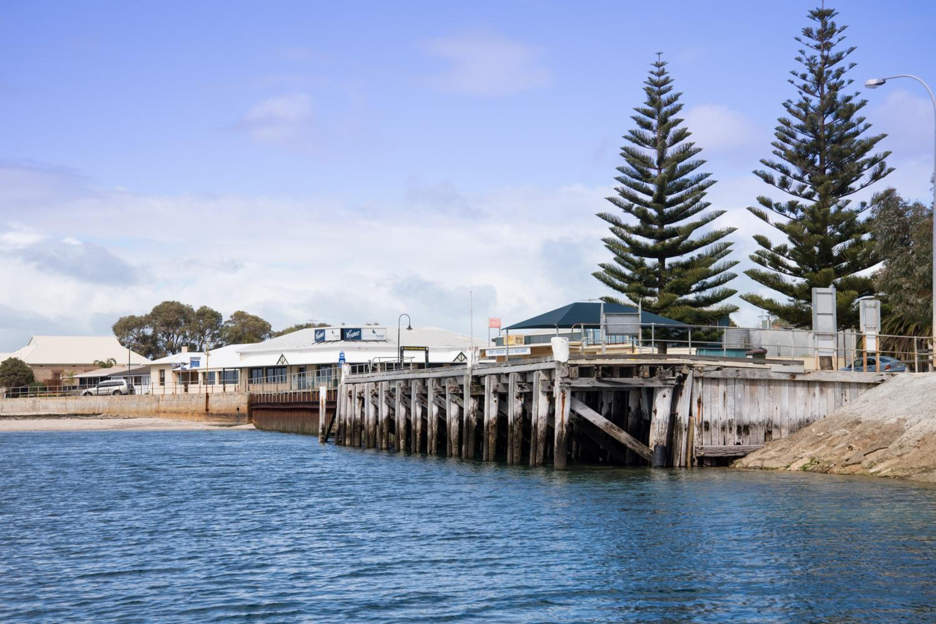 Port Vincent Motel & Apartments