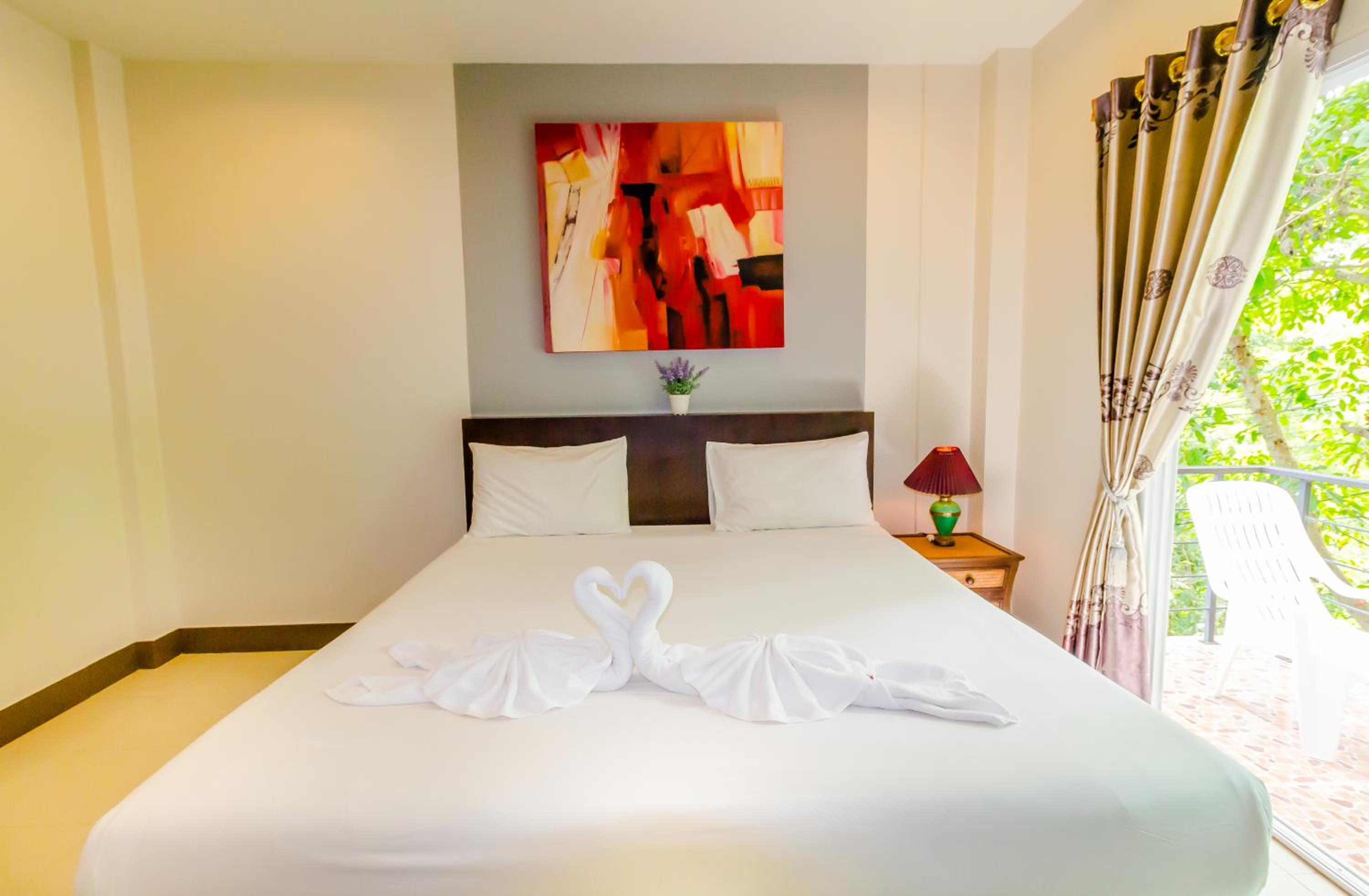 Baan Yuyen Karon Guesthouse