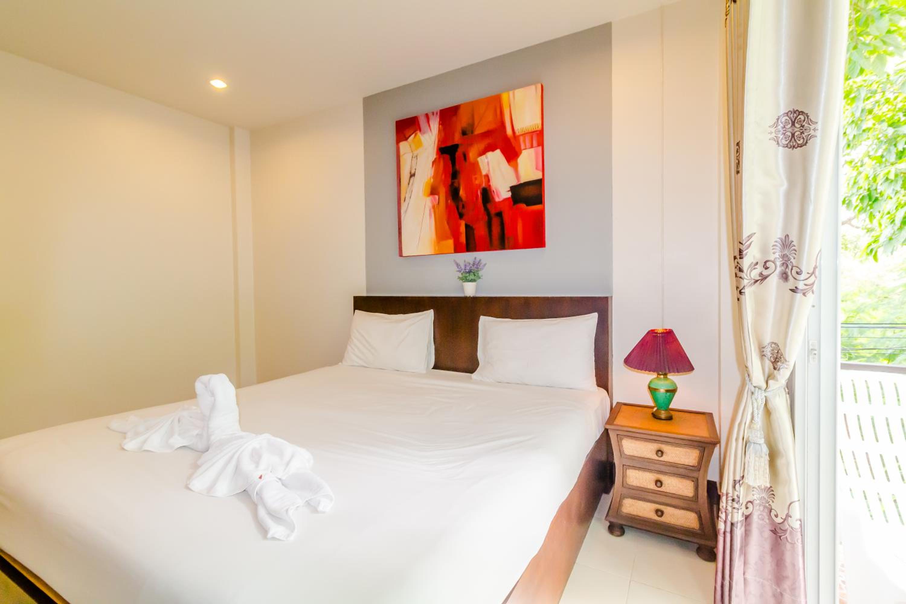 Baan Yuyen Karon Guesthouse