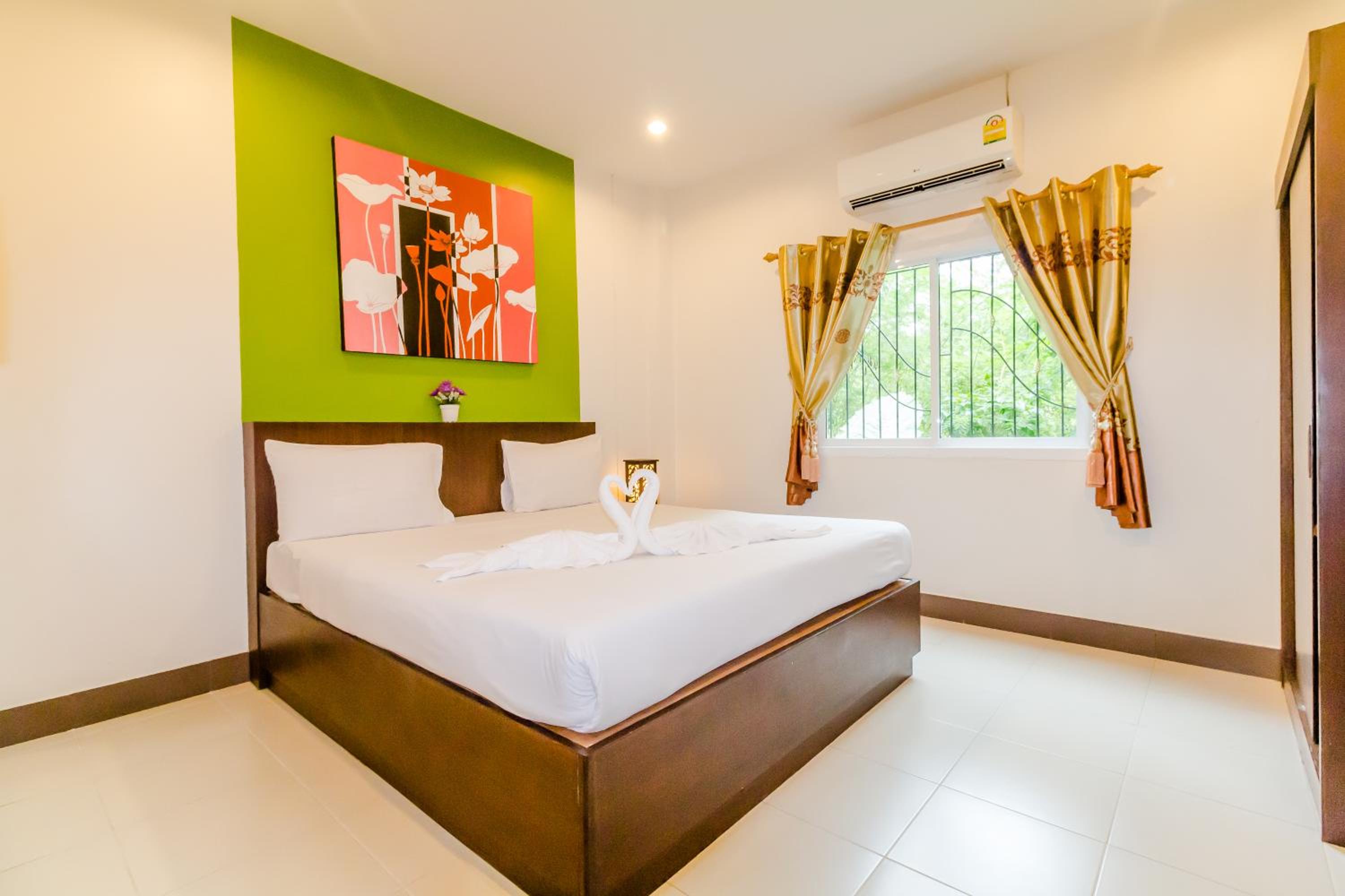 Baan Yuyen Karon Guesthouse