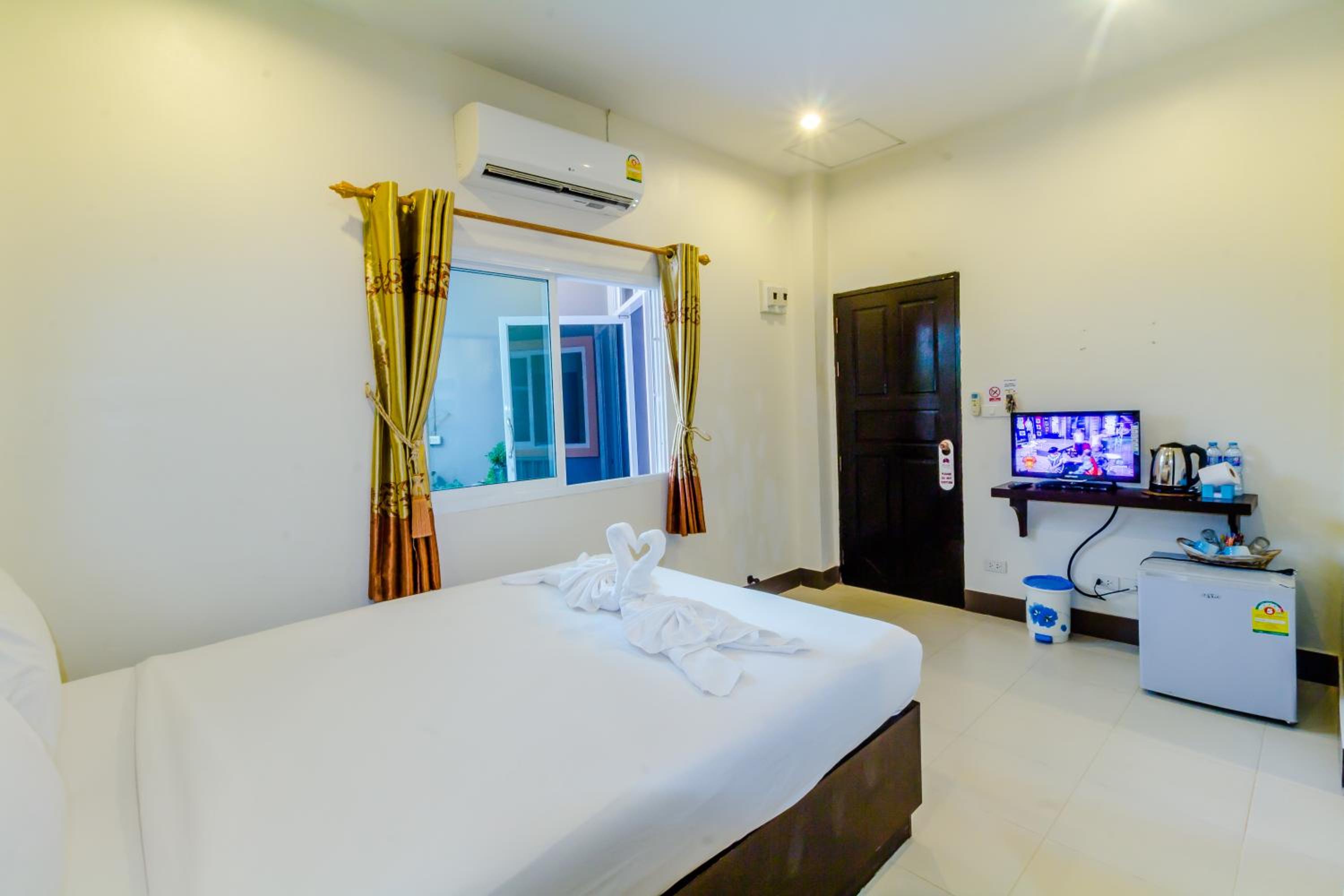 Baan Yuyen Karon Guesthouse