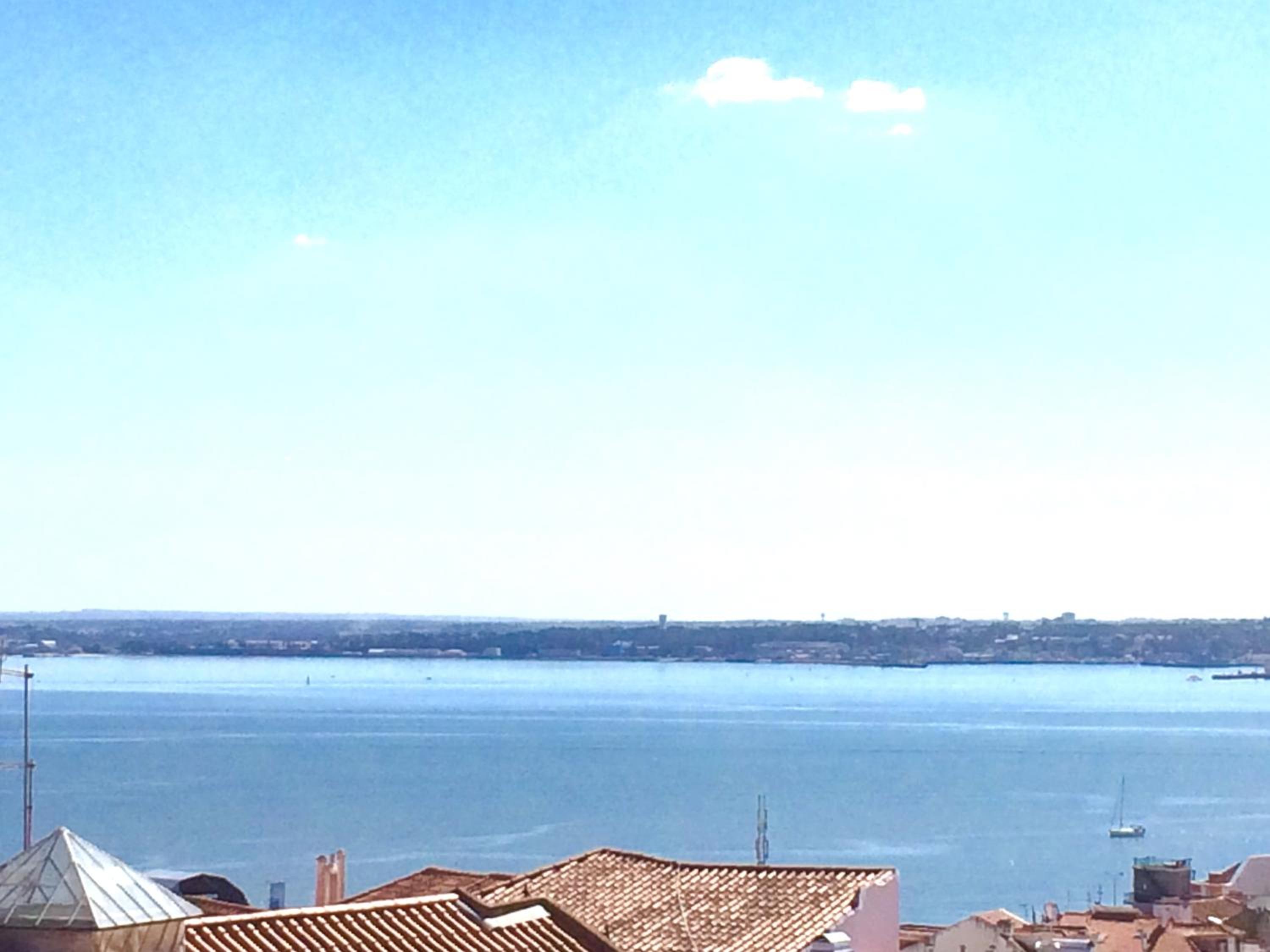 LisboAlfama 3. Amazing river view!