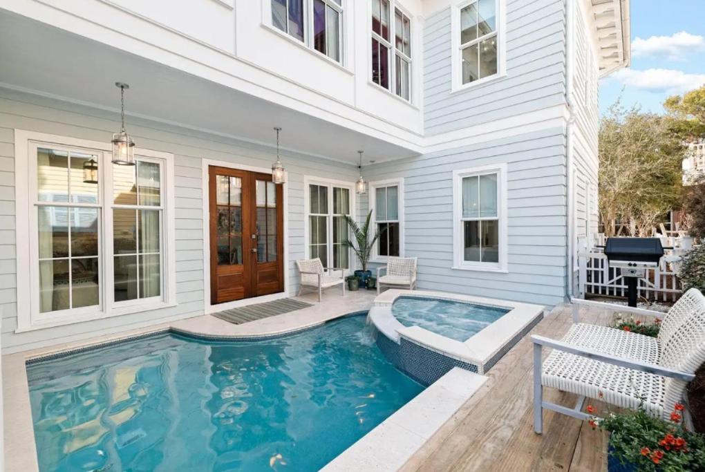 Sea La Vie Seaside Main House