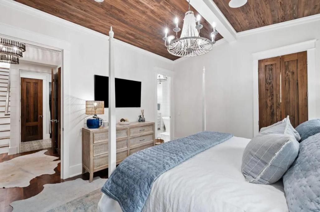 Sea La Vie Seaside Main House