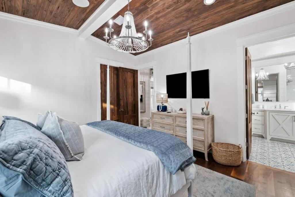 Sea La Vie Seaside Main House