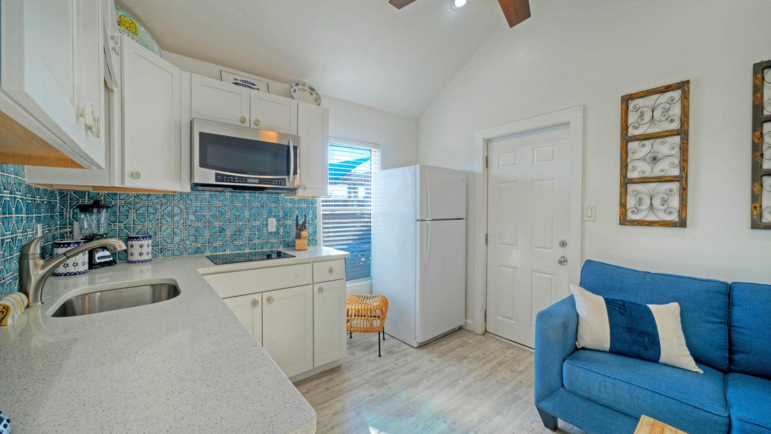 3 Cozy Cottages Fire Pit Walkable Location in Spanish Village