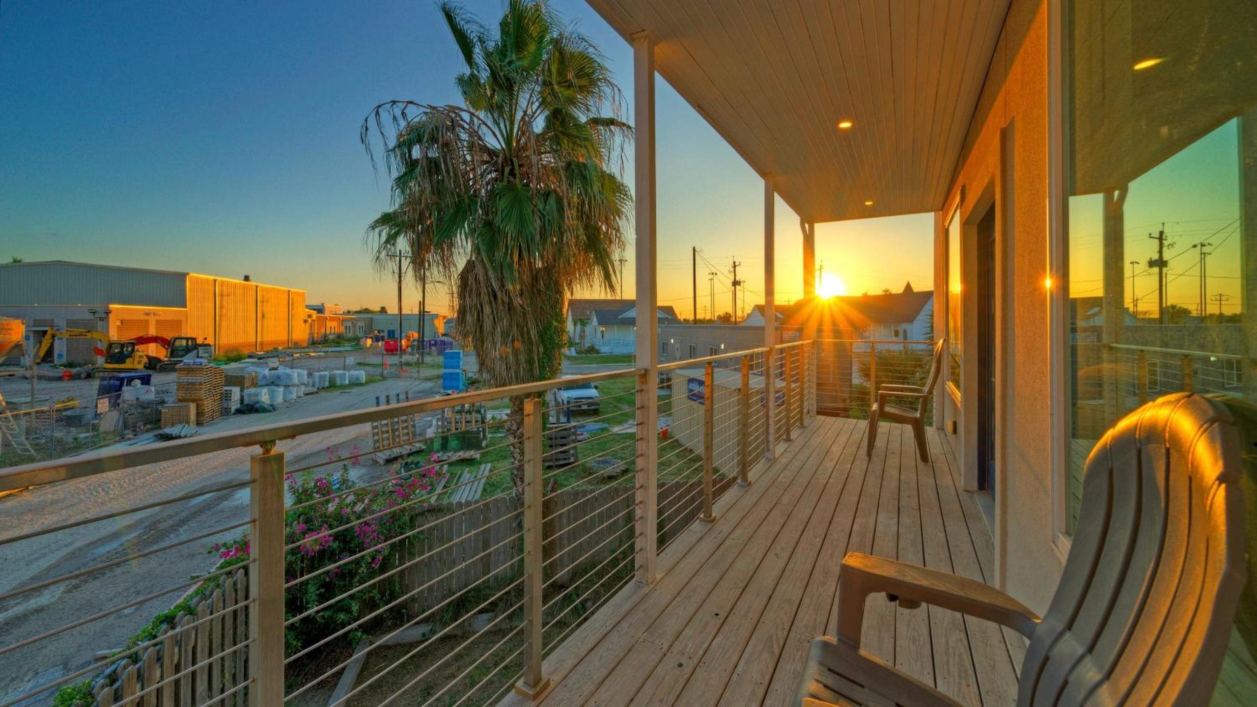 4 Homes Sleeps 17 Firepit Walkable Location Spanish Village