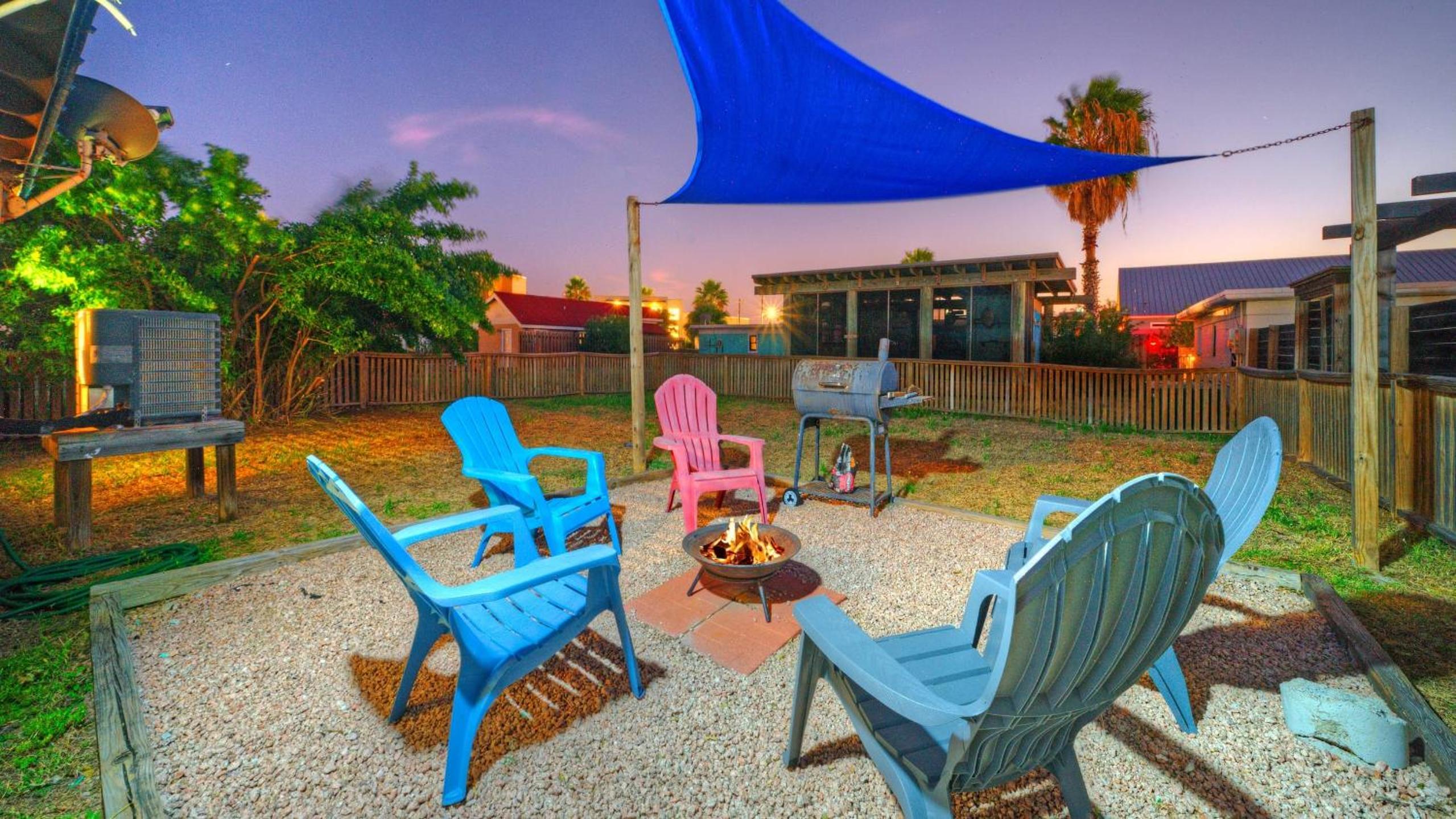 4 Homes Sleeps 17 Firepit Walkable Location Spanish Village