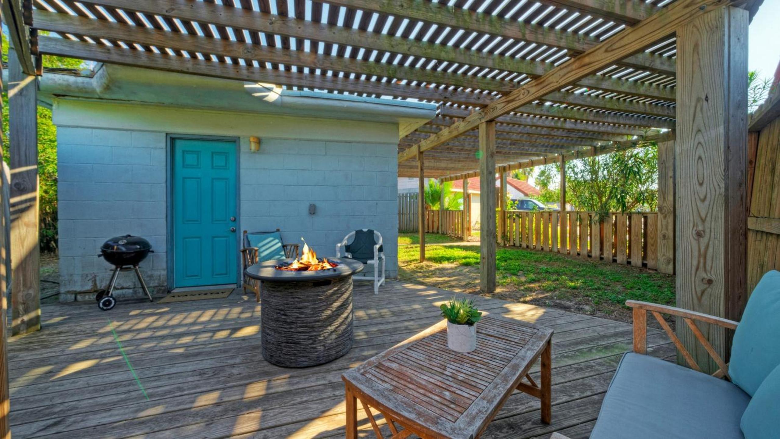 4 Homes Sleeps 17 Firepit Walkable Location Spanish Village