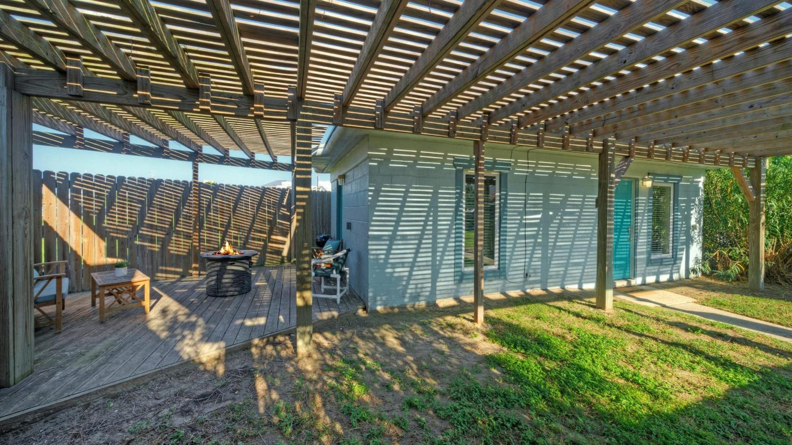 4 Homes Sleeps 17 Firepit Walkable Location Spanish Village
