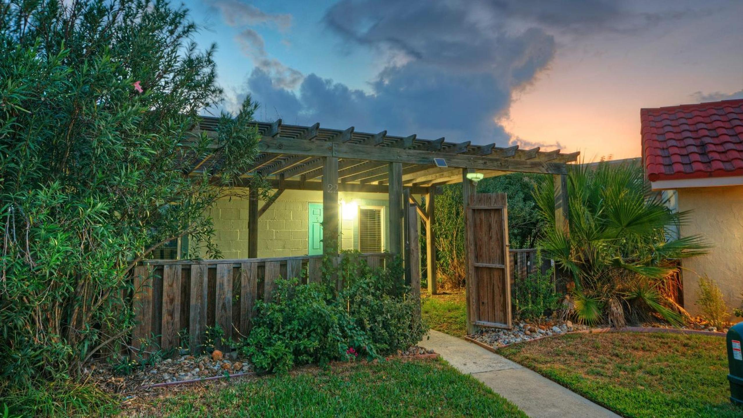 4 Homes Sleeps 17 Firepit Walkable Location Spanish Village