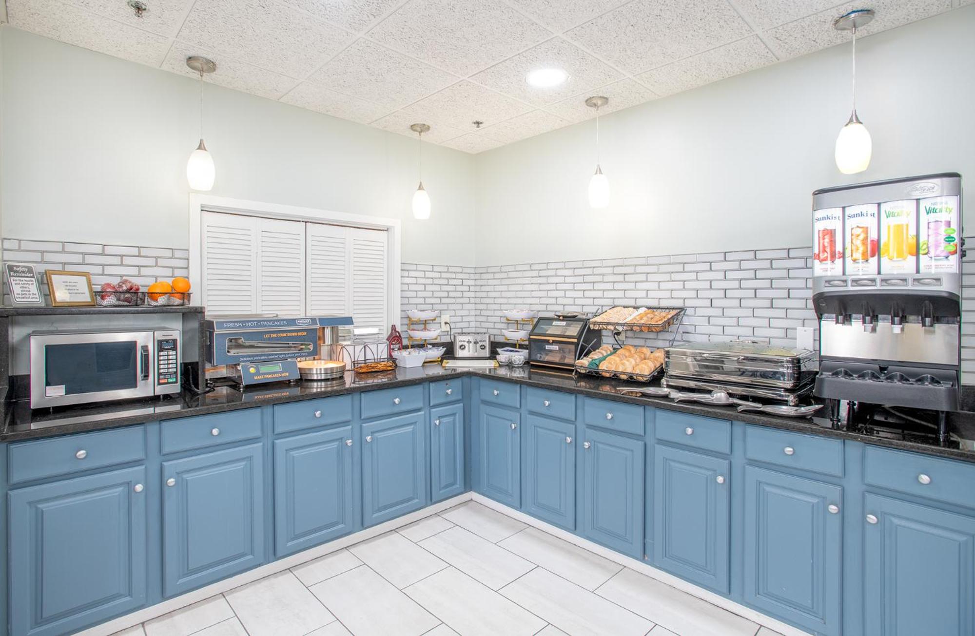 The Windstar Hotel - Emerald Isle, Swansboro