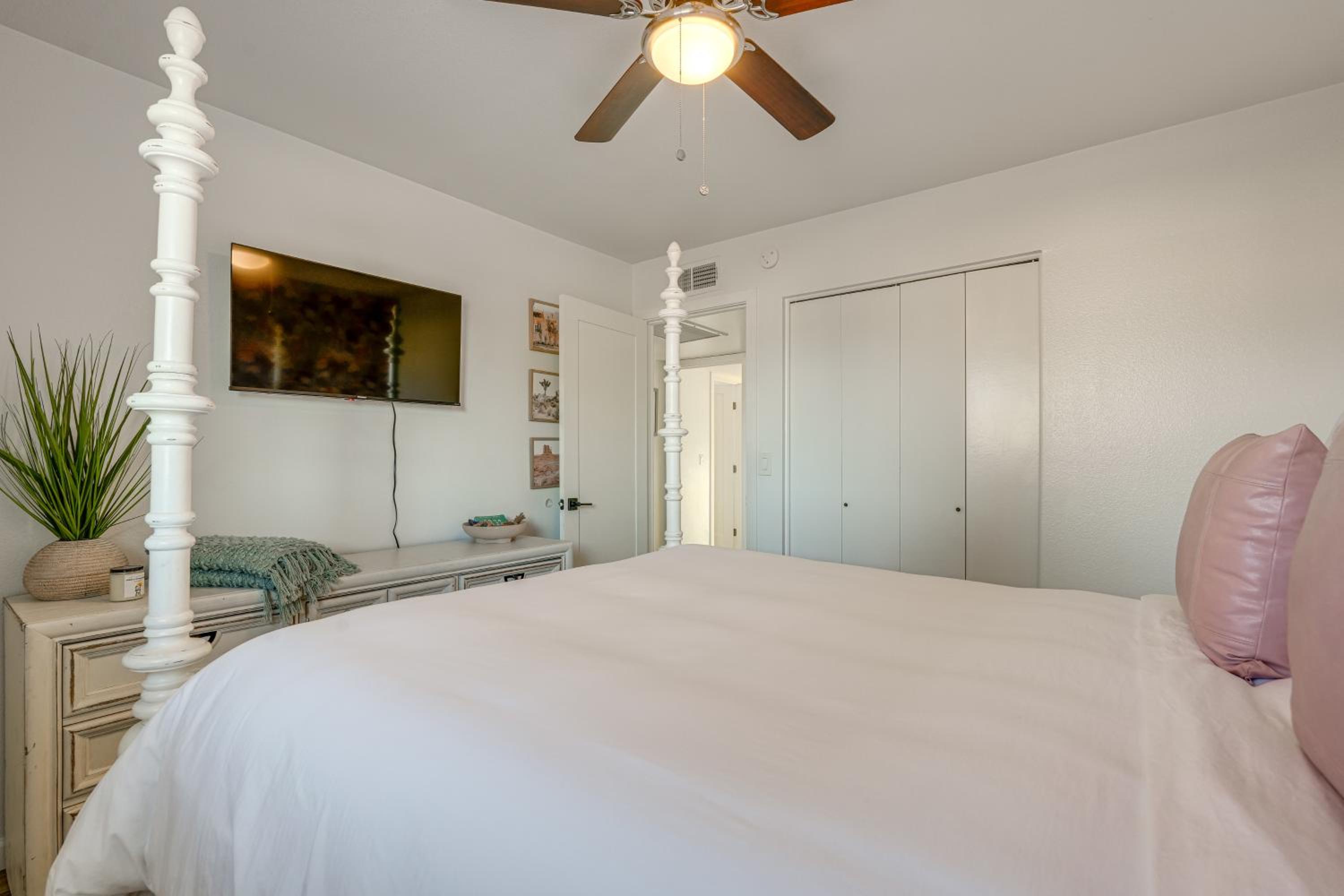 Easy Walk to Dtwn Gilbert, Family-Friendly Oasis!