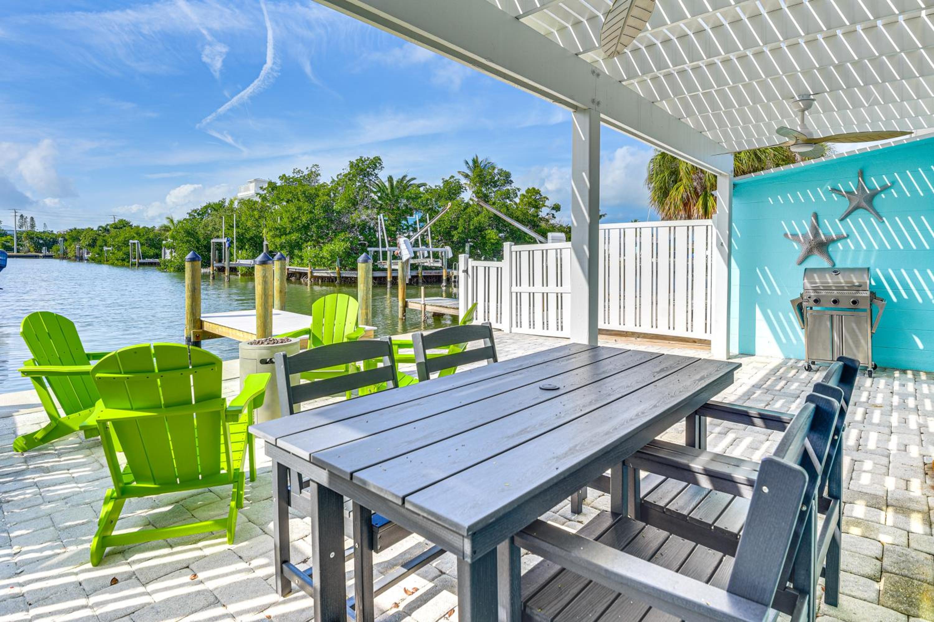 Near Beaches Waterfront Gem in Anna Maria Island!