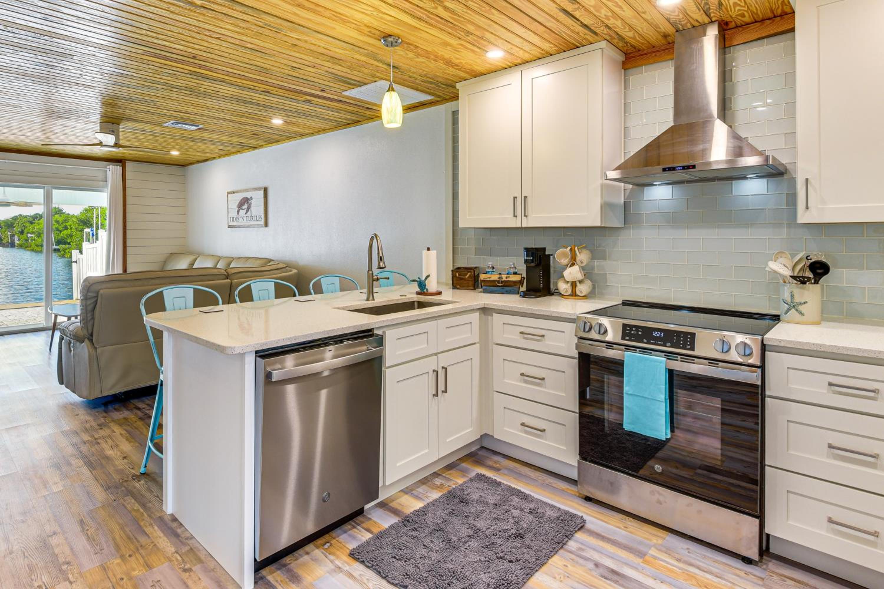 Near Beaches Waterfront Gem in Anna Maria Island!