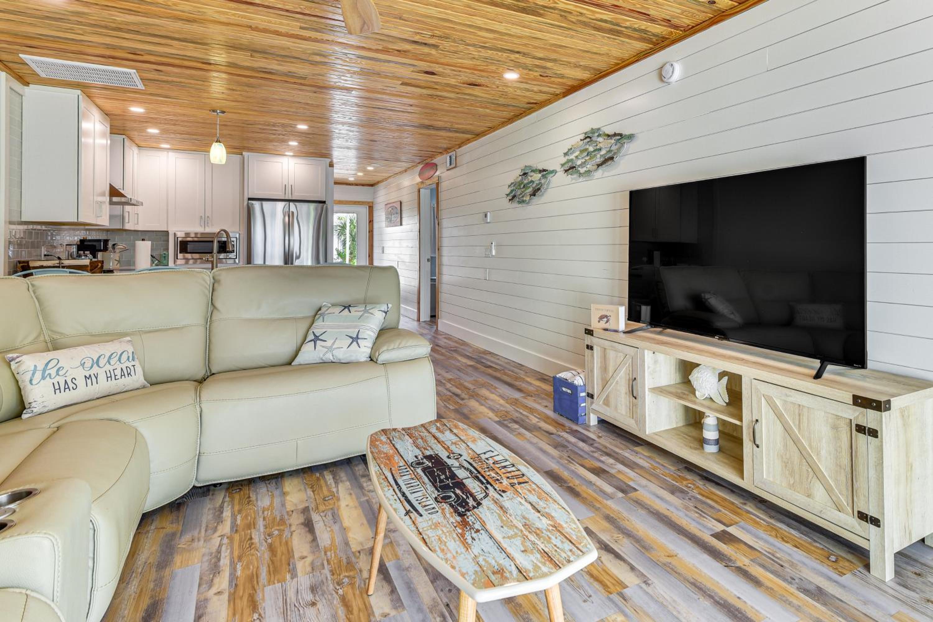 Near Beaches Waterfront Gem in Anna Maria Island!