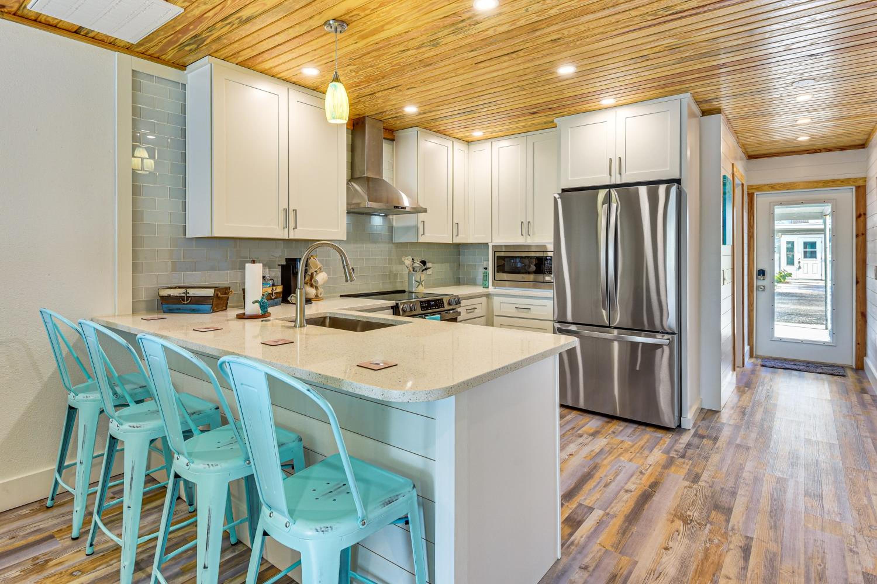 Near Beaches Waterfront Gem in Anna Maria Island!