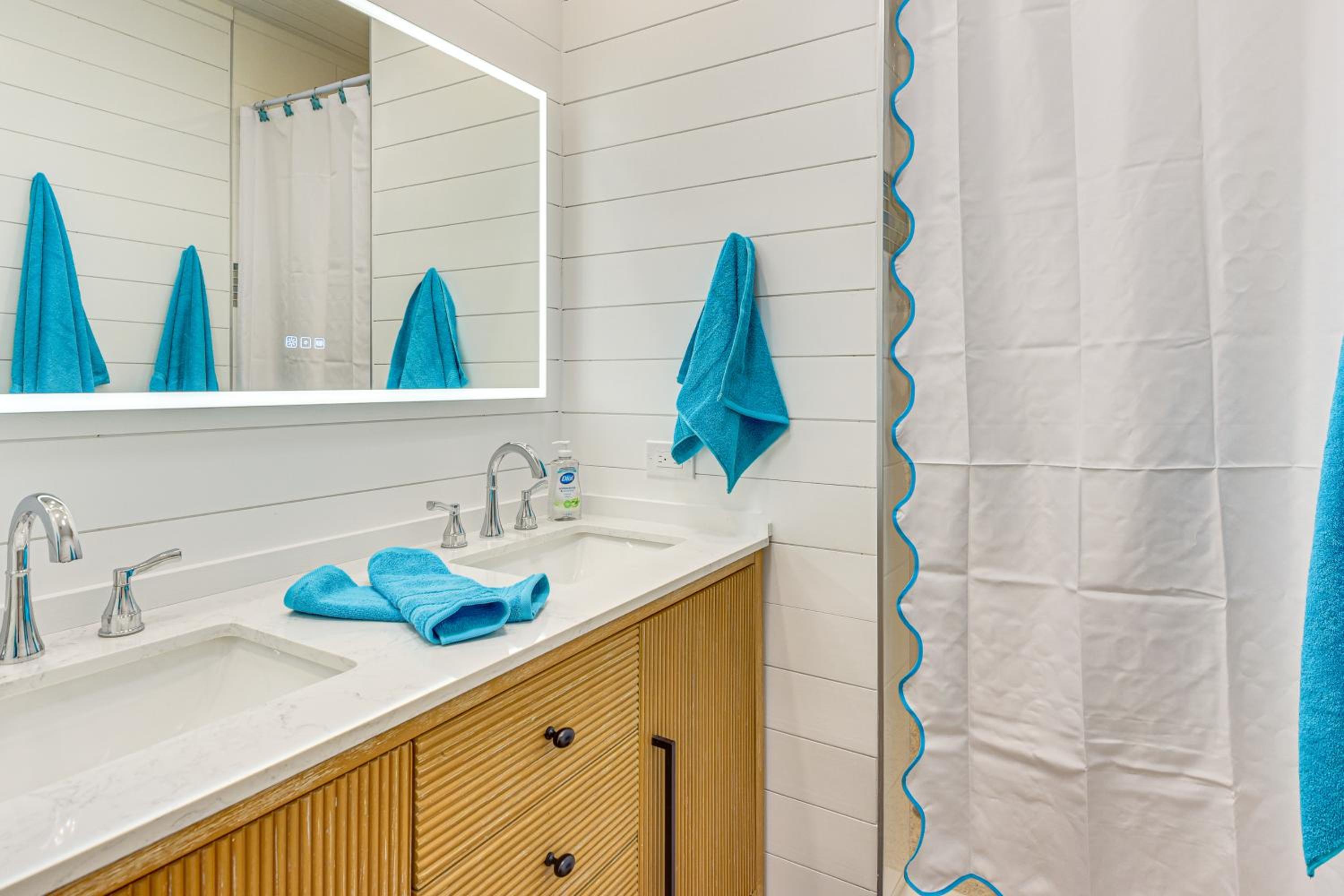 Near Beaches Waterfront Gem in Anna Maria Island!