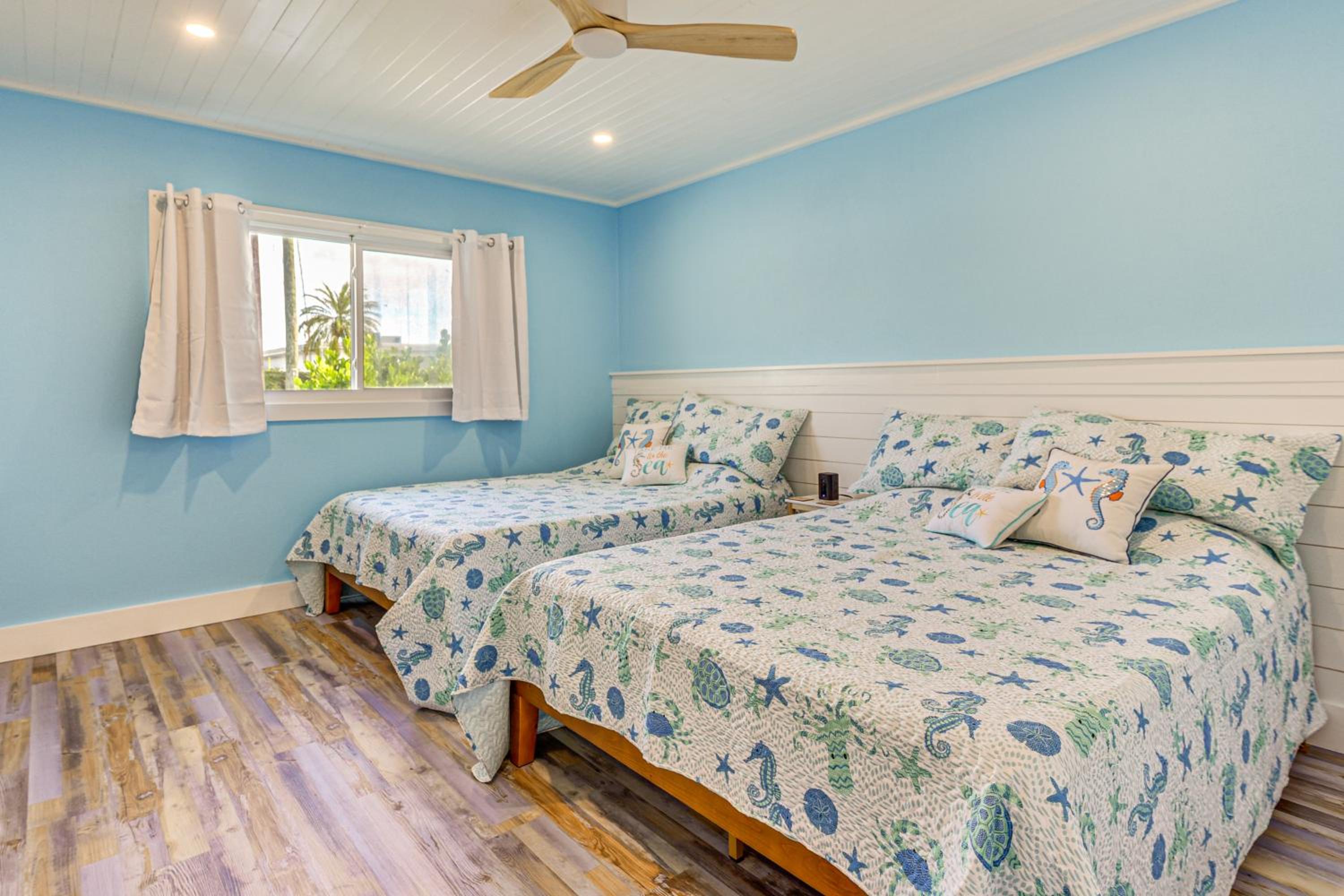 Near Beaches Waterfront Gem in Anna Maria Island!
