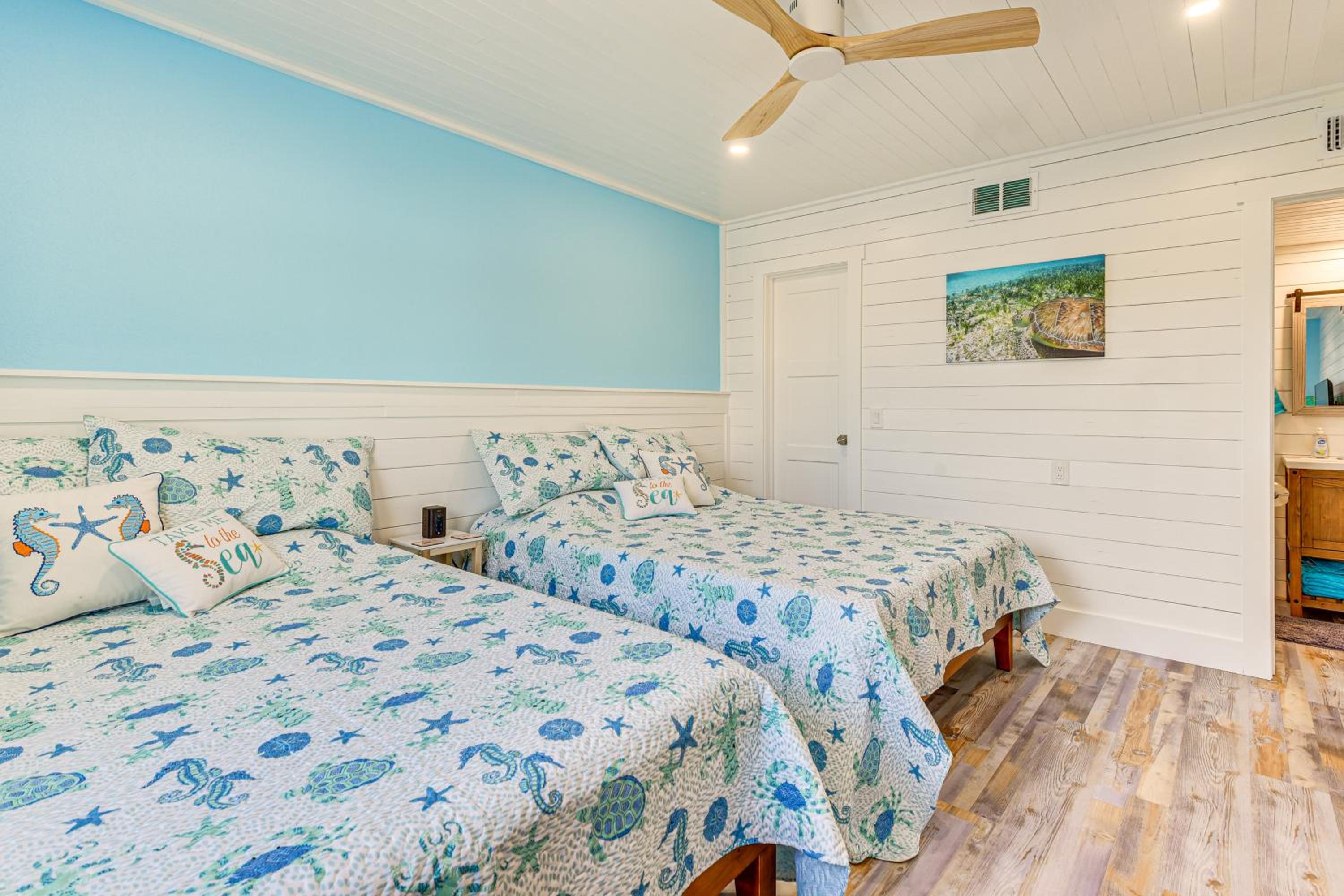 Near Beaches Waterfront Gem in Anna Maria Island!