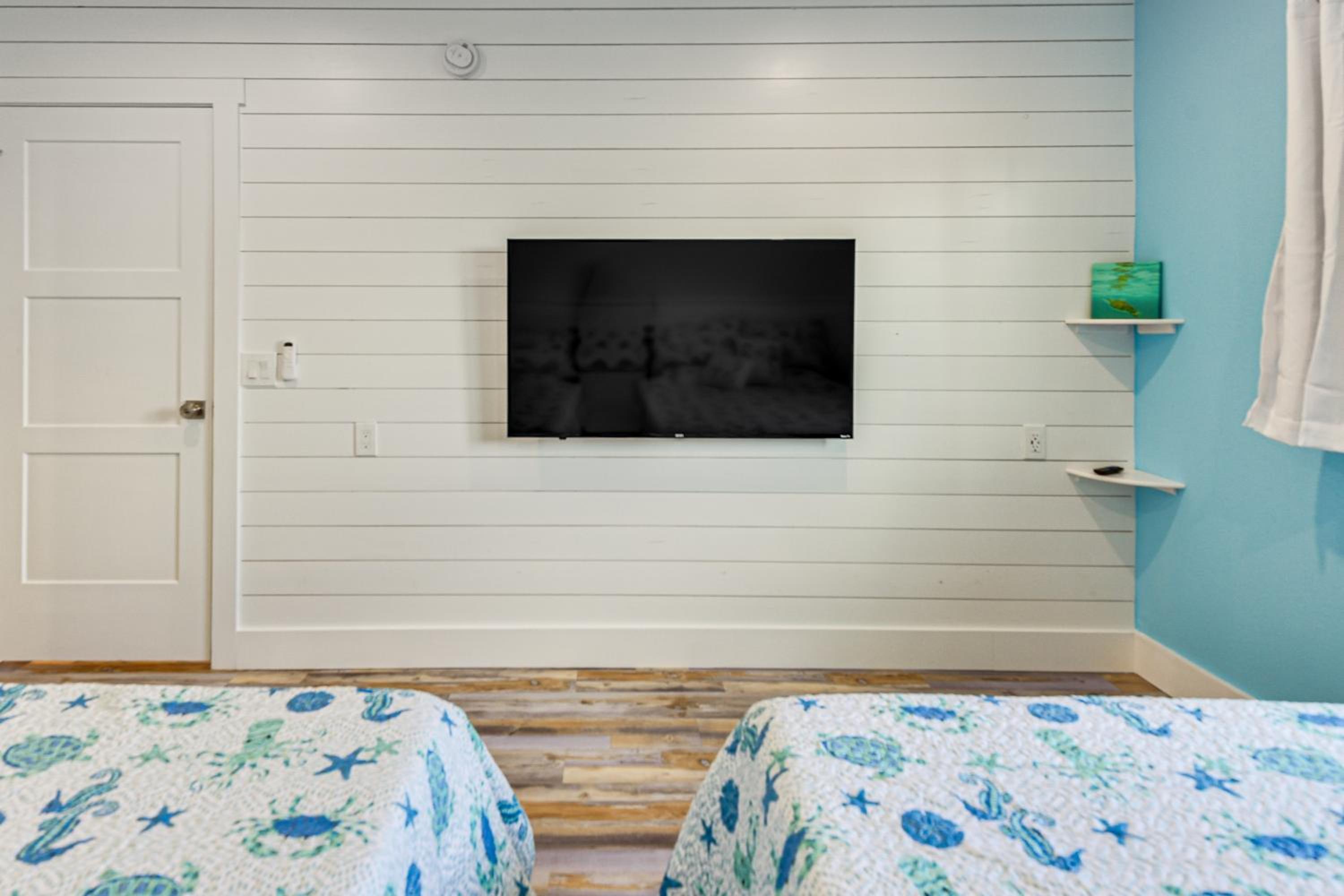 Near Beaches Waterfront Gem in Anna Maria Island!