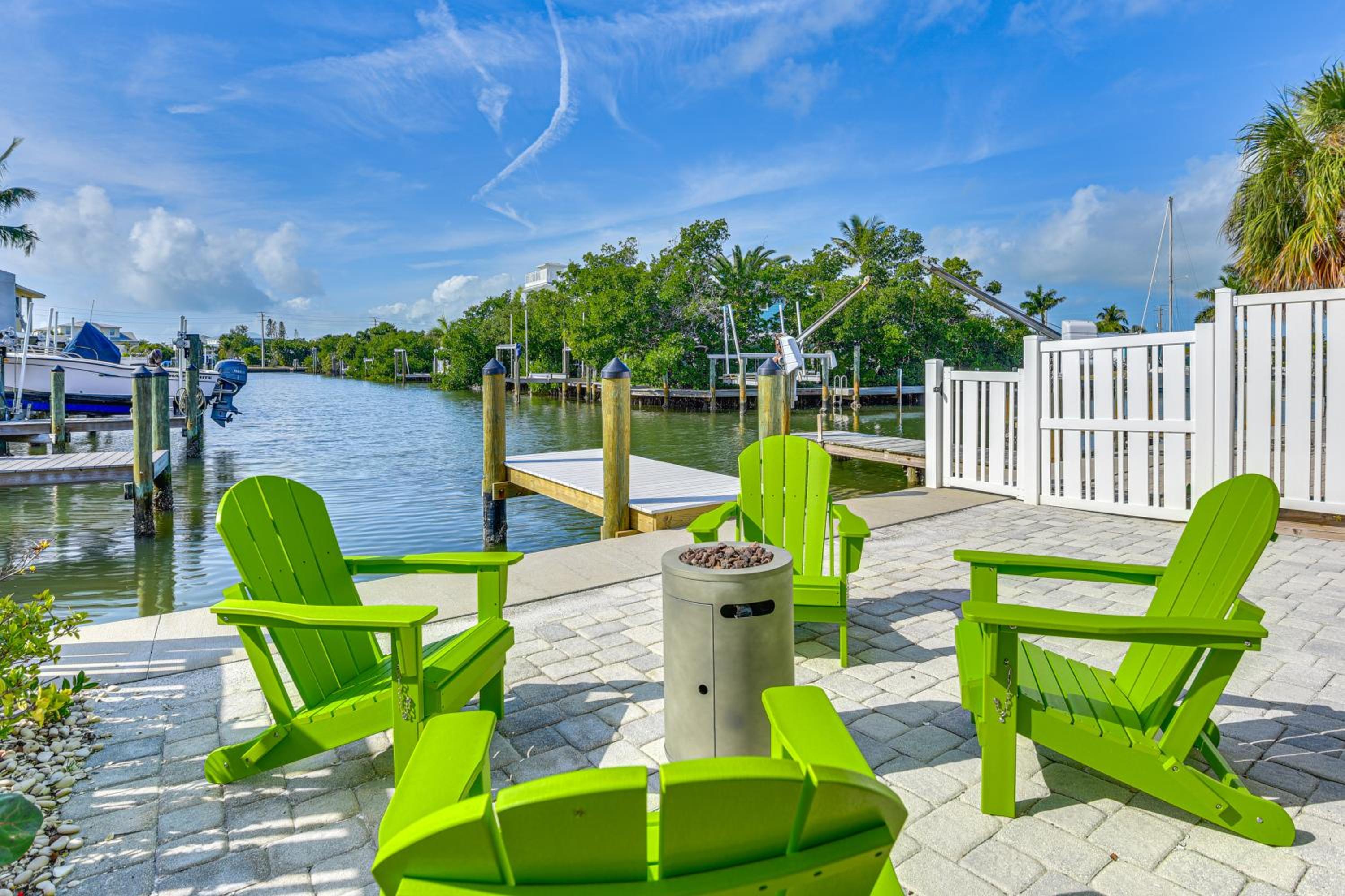 Near Beaches Waterfront Gem in Anna Maria Island!