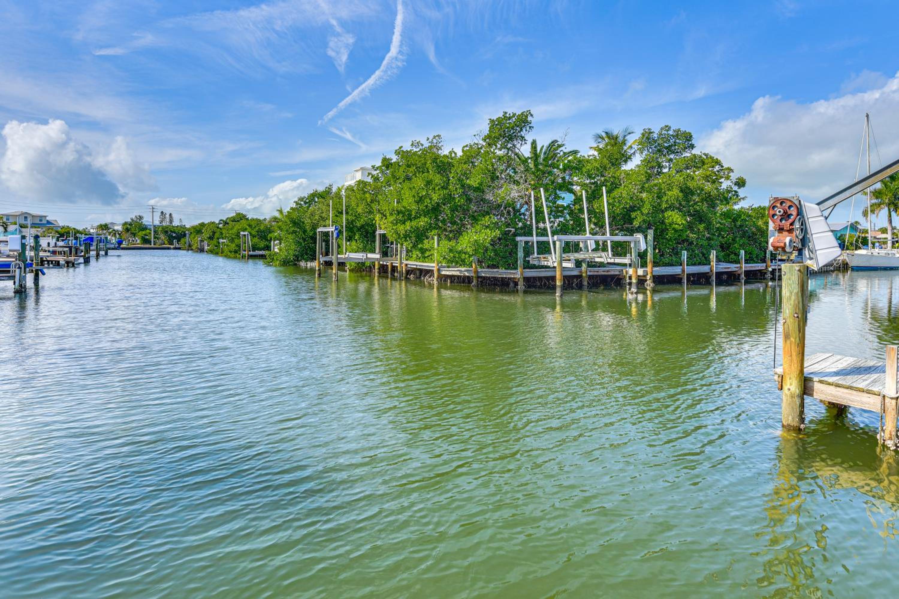 Near Beaches Waterfront Gem in Anna Maria Island!