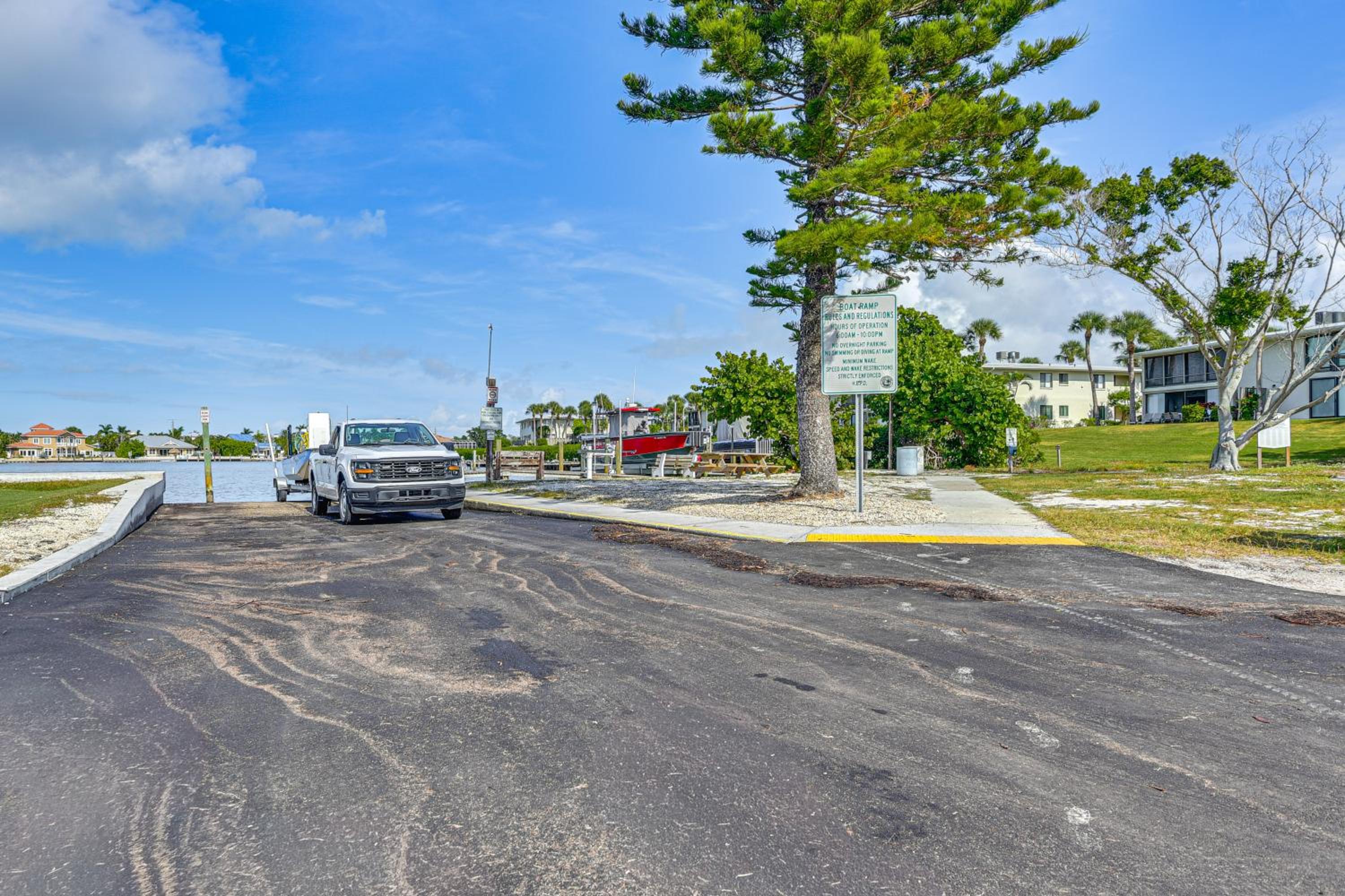 Near Beaches Waterfront Gem in Anna Maria Island!