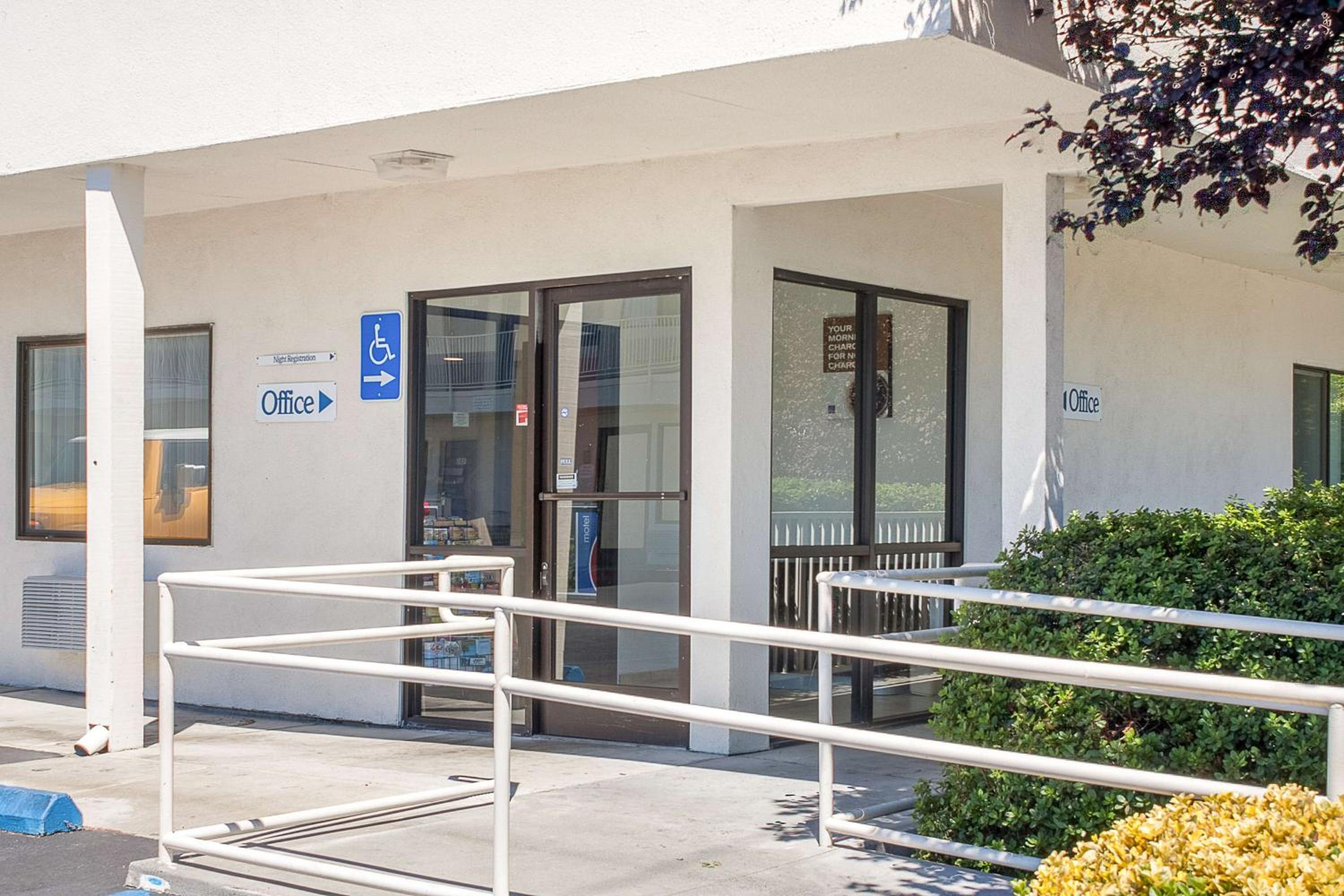 Motel 6-Ukiah, CA