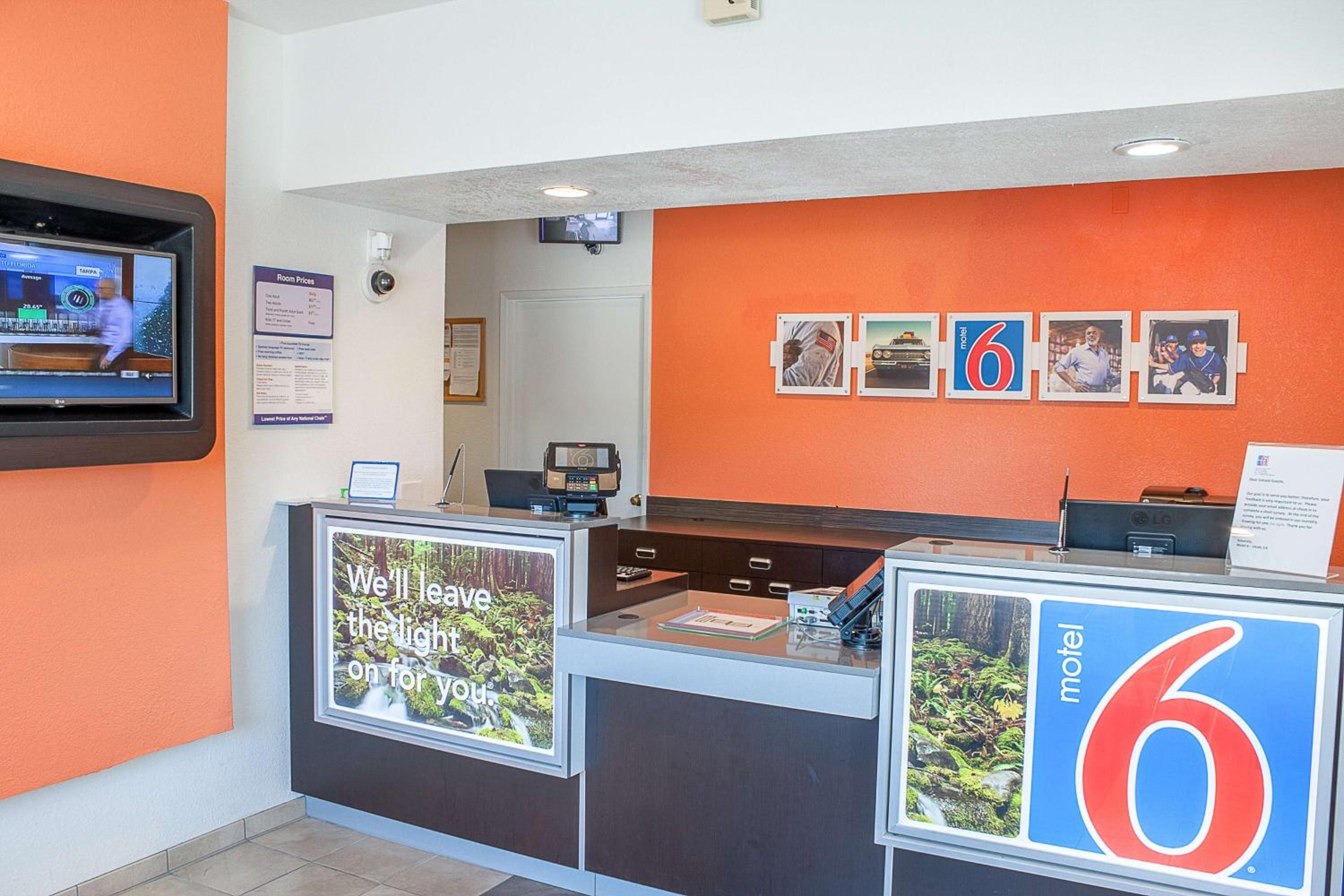 Motel 6-Ukiah, CA