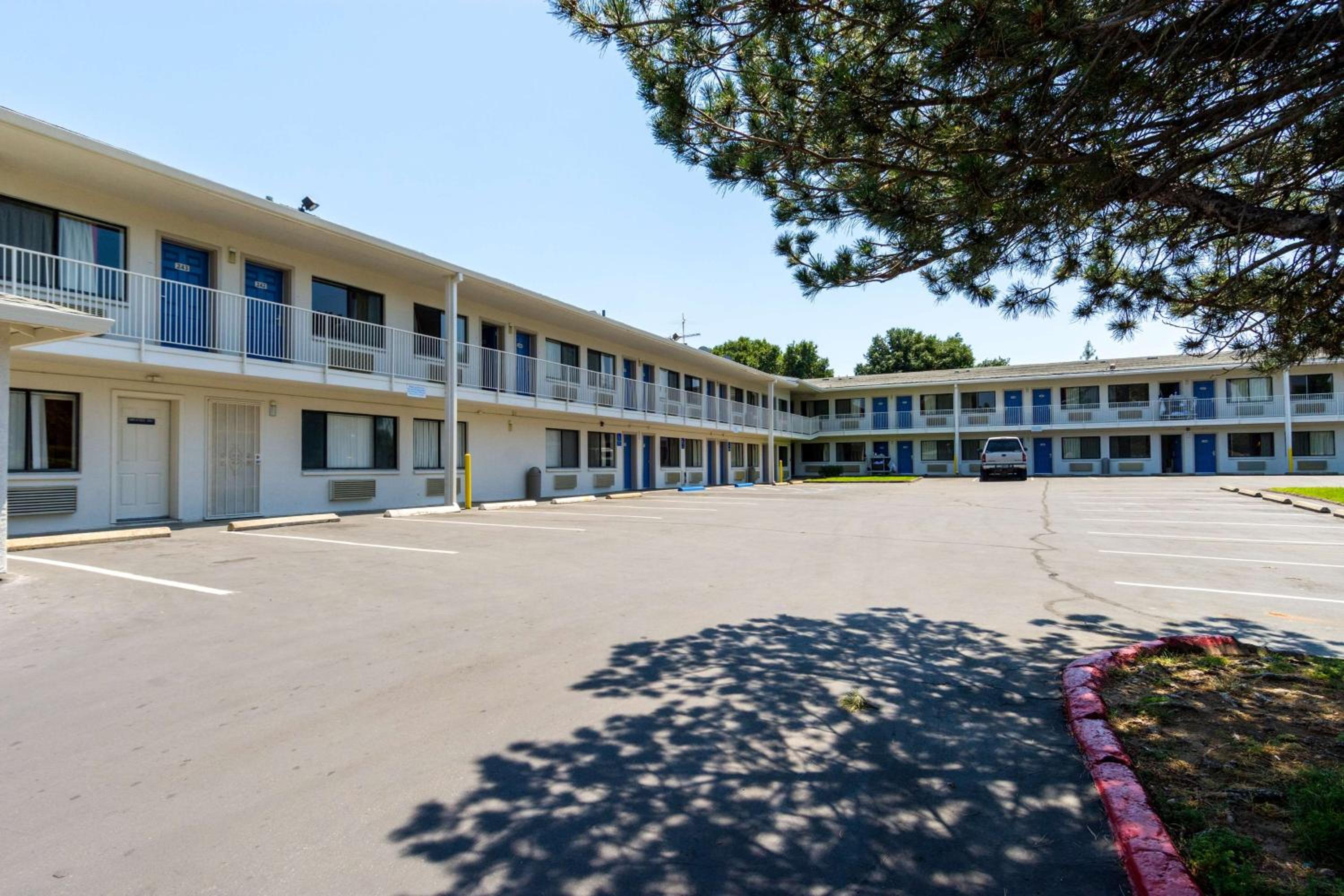 Motel 6-Redding, CA - Central