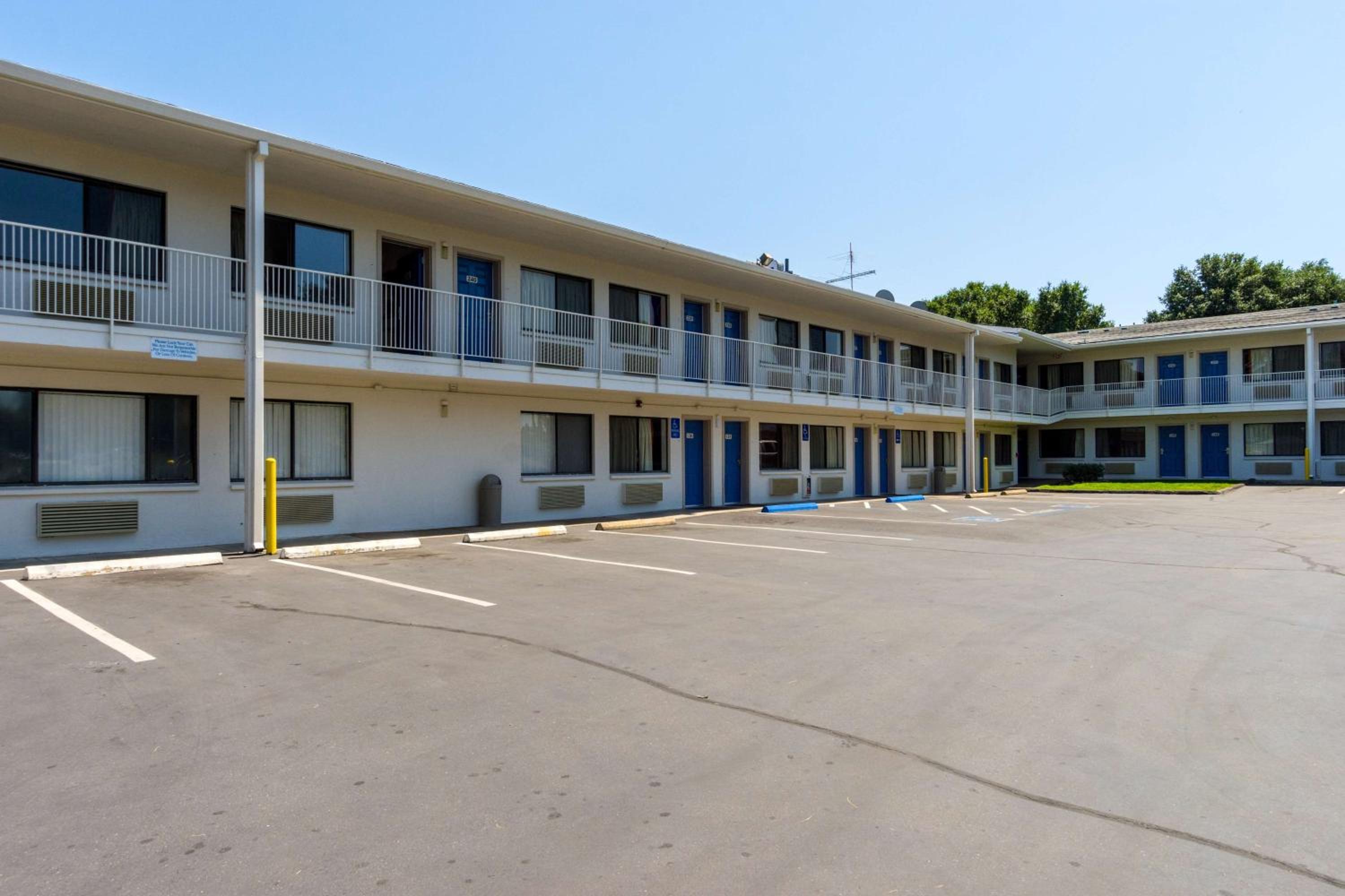 Motel 6-Redding, CA - Central