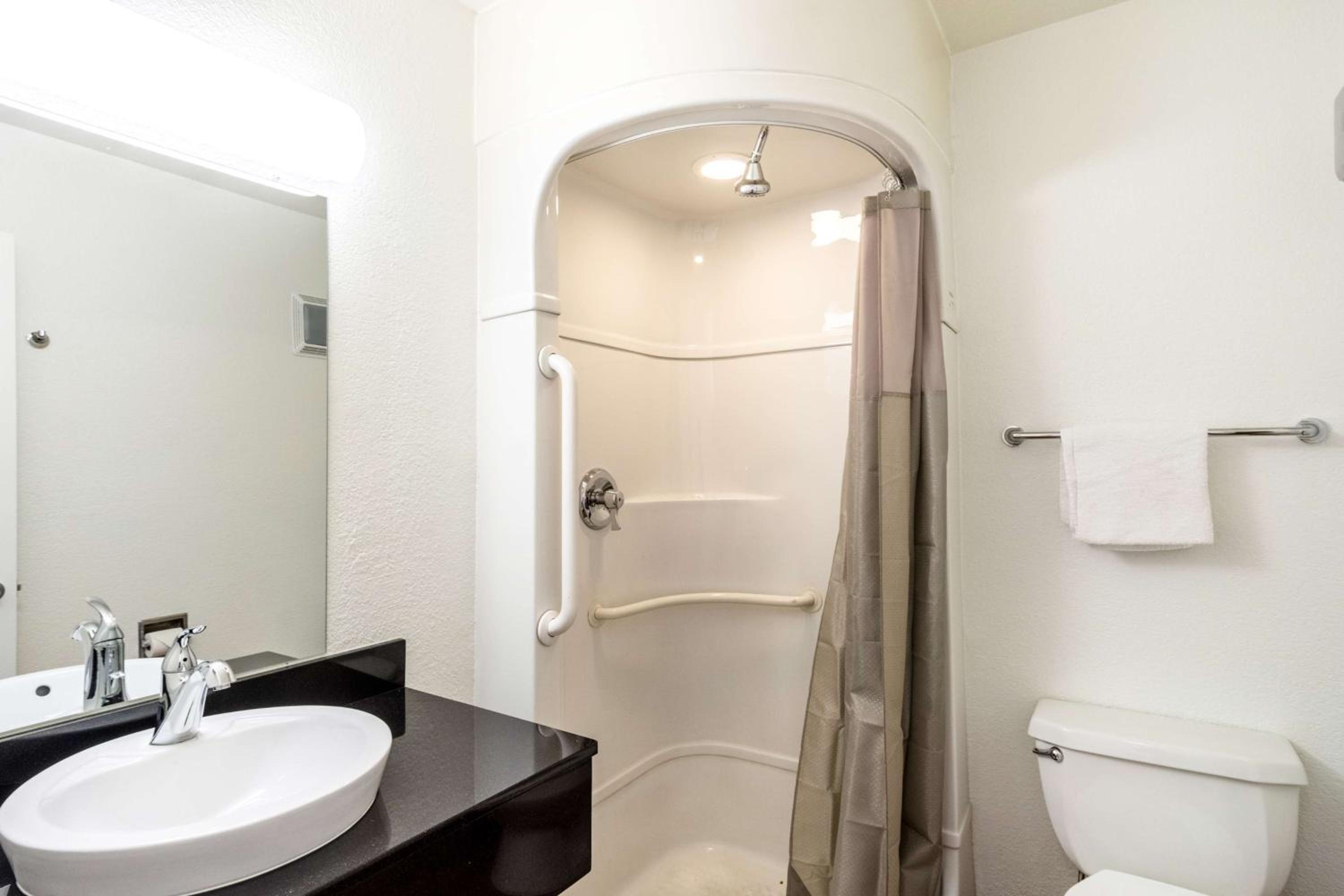 Motel 6-Redding, CA - Central
