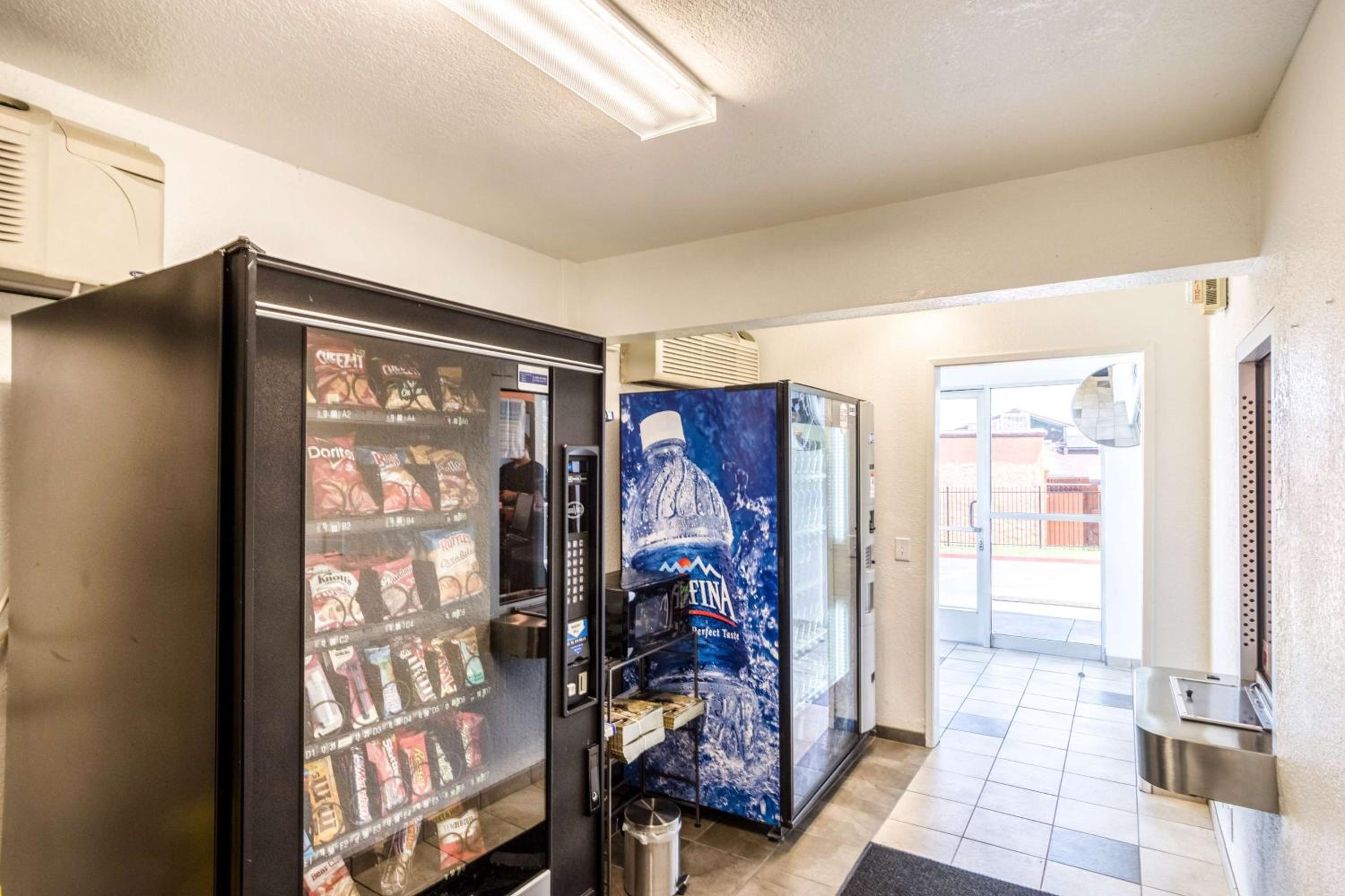Motel 6-Redding, CA - Central