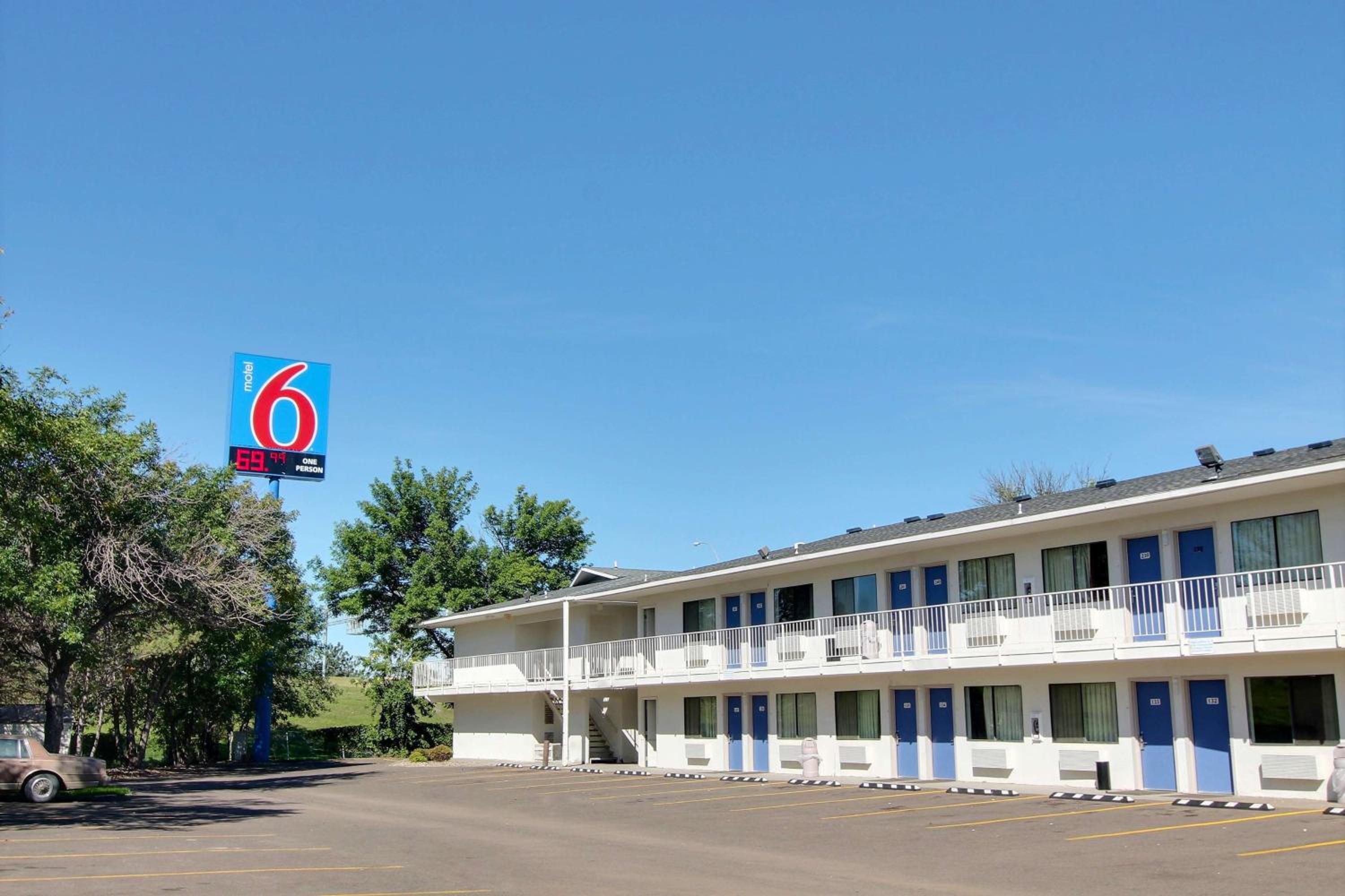Bismarck Vacations - Motel 6-Bismarck, ND - Property Image 30
